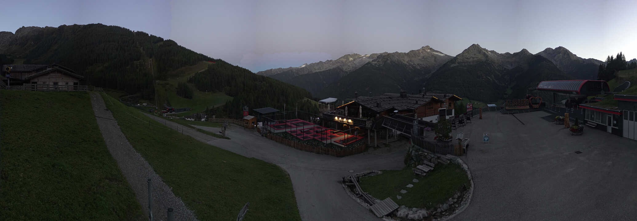Archived image Webcam Klausberg - mountain restaurant Kristallalm in Ahrn Valley (South Tyrol)