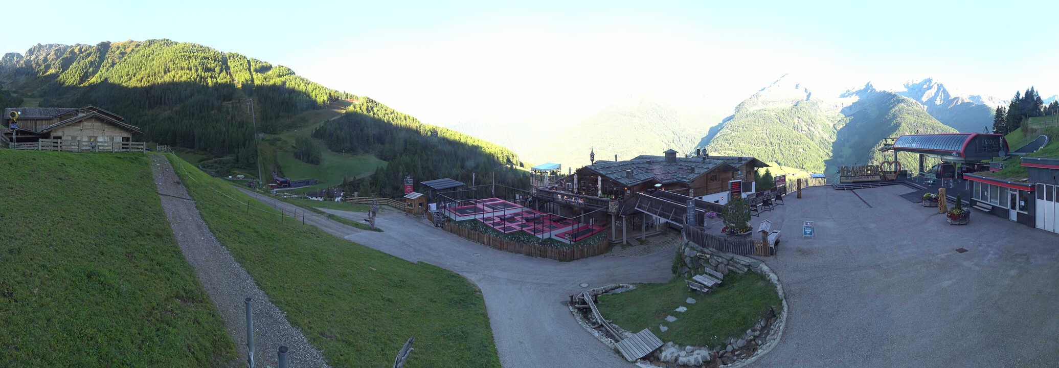 Archived image Webcam Klausberg - mountain restaurant Kristallalm in Ahrn Valley (South Tyrol)