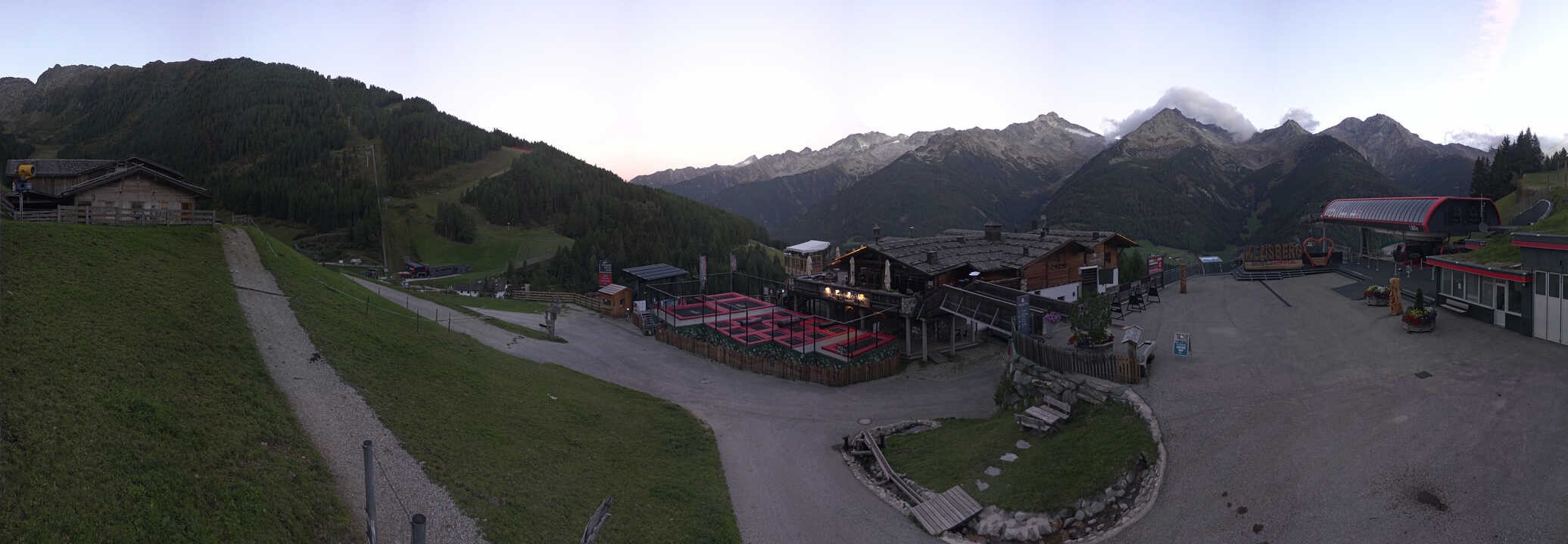 Archived image Webcam Klausberg - mountain restaurant Kristallalm in Ahrn Valley (South Tyrol)