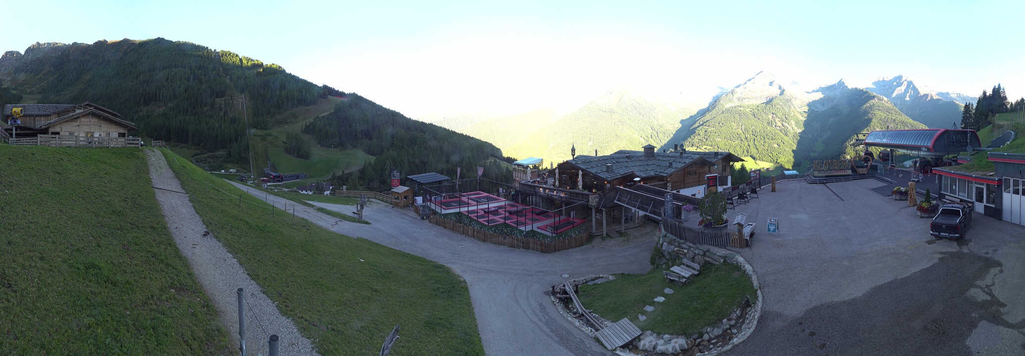 Archived image Webcam Klausberg - mountain restaurant Kristallalm in Ahrn Valley (South Tyrol)