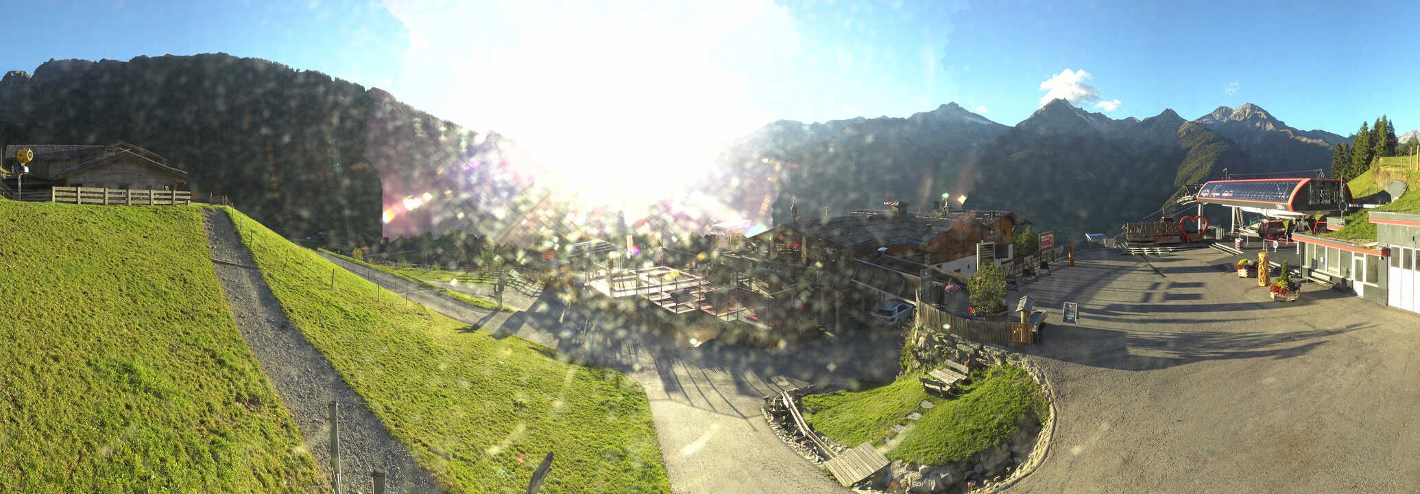Archived image Webcam Klausberg - mountain restaurant Kristallalm in Ahrn Valley (South Tyrol)