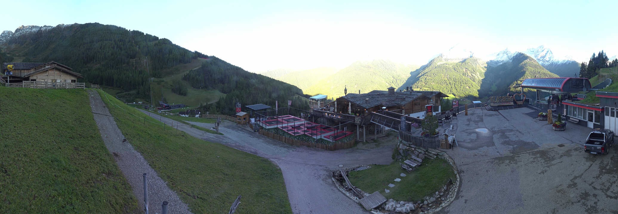 Archived image Webcam Klausberg - mountain restaurant Kristallalm in Ahrn Valley (South Tyrol)