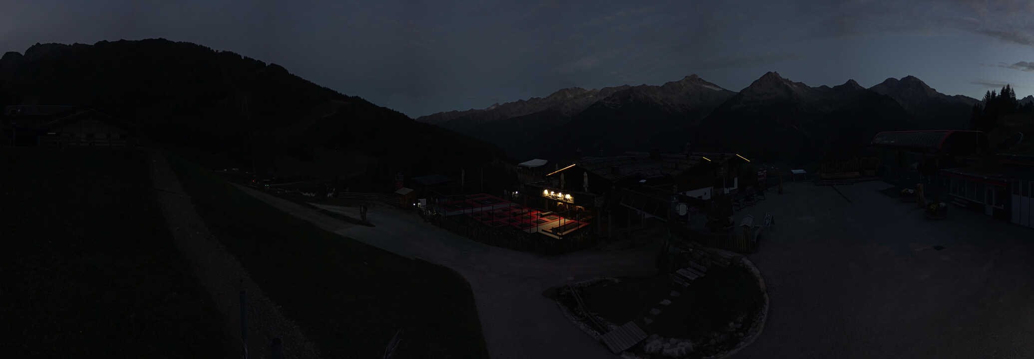 Archived image Webcam Klausberg - mountain restaurant Kristallalm in Ahrn Valley (South Tyrol)