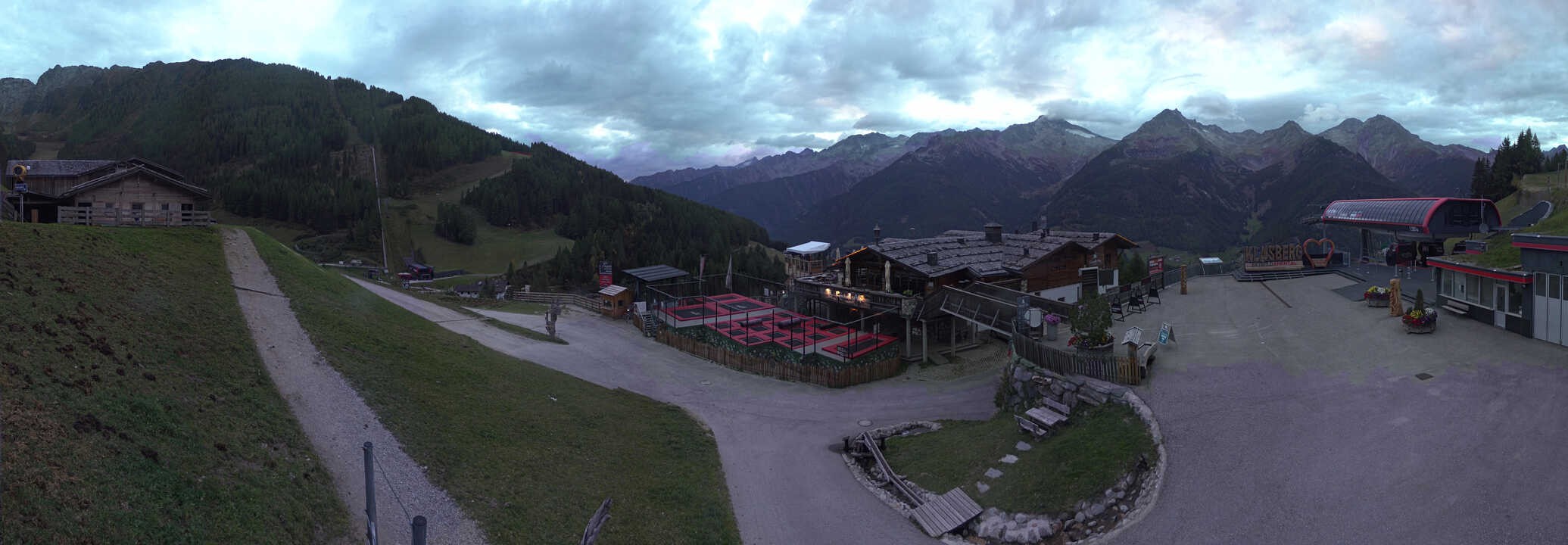 Archived image Webcam Klausberg - mountain restaurant Kristallalm in Ahrn Valley (South Tyrol)