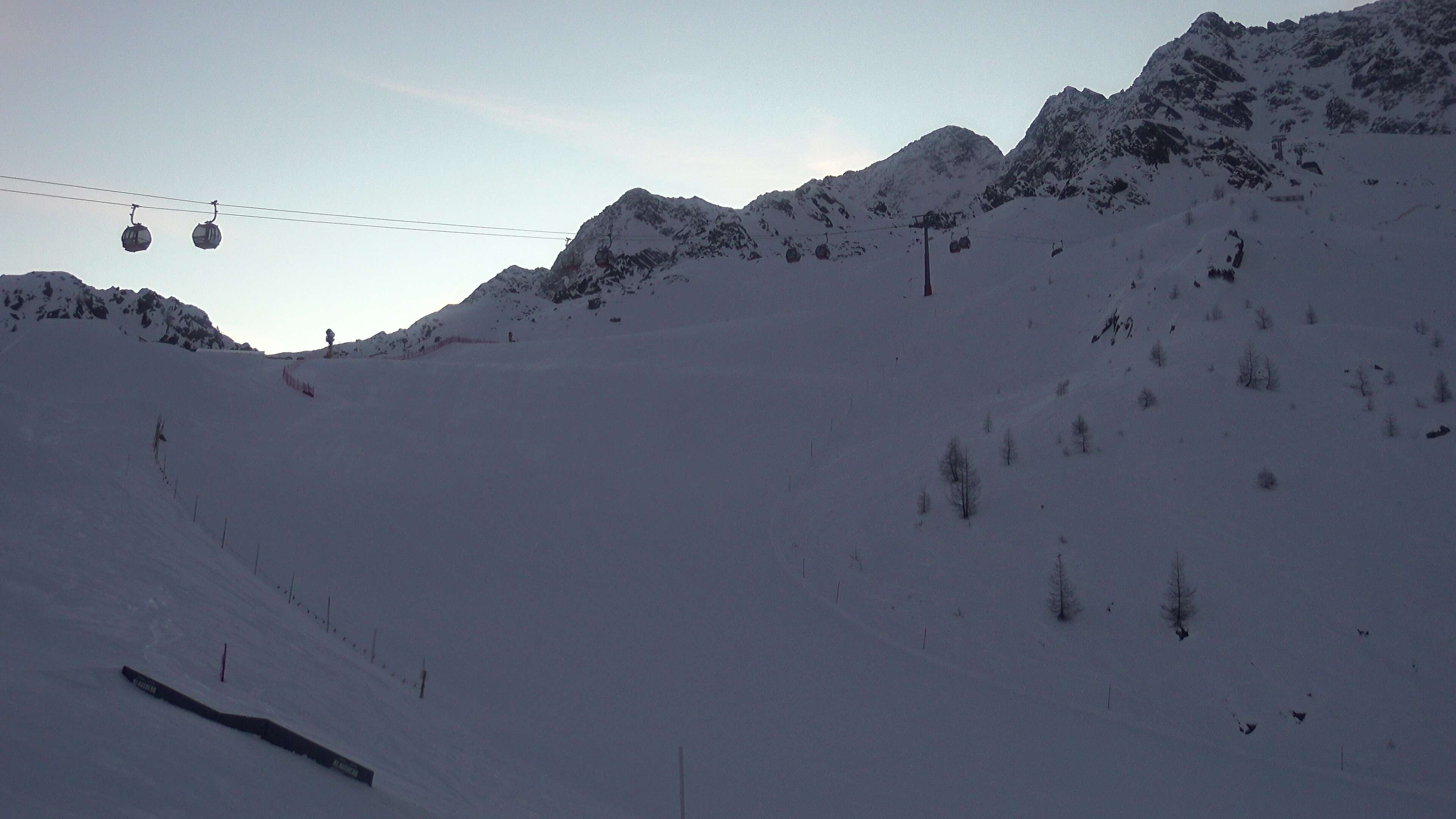 Archived image Webcam Hiking area Klausberg in South Tyrol (1.950 m) - View of lifts Klaussee I and II