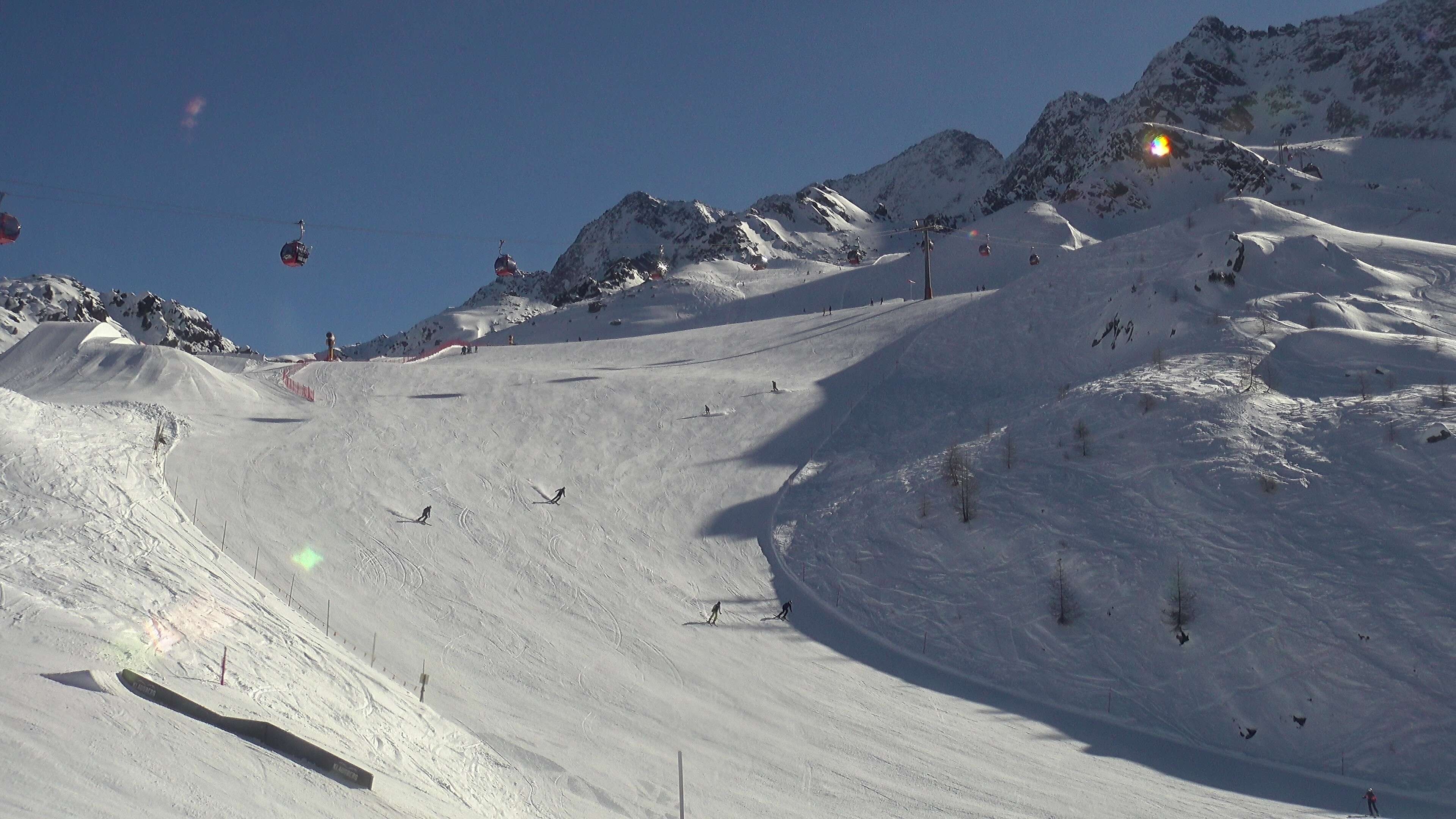 Archived image Webcam Hiking area Klausberg in South Tyrol (1.950 m) - View of lifts Klaussee I and II