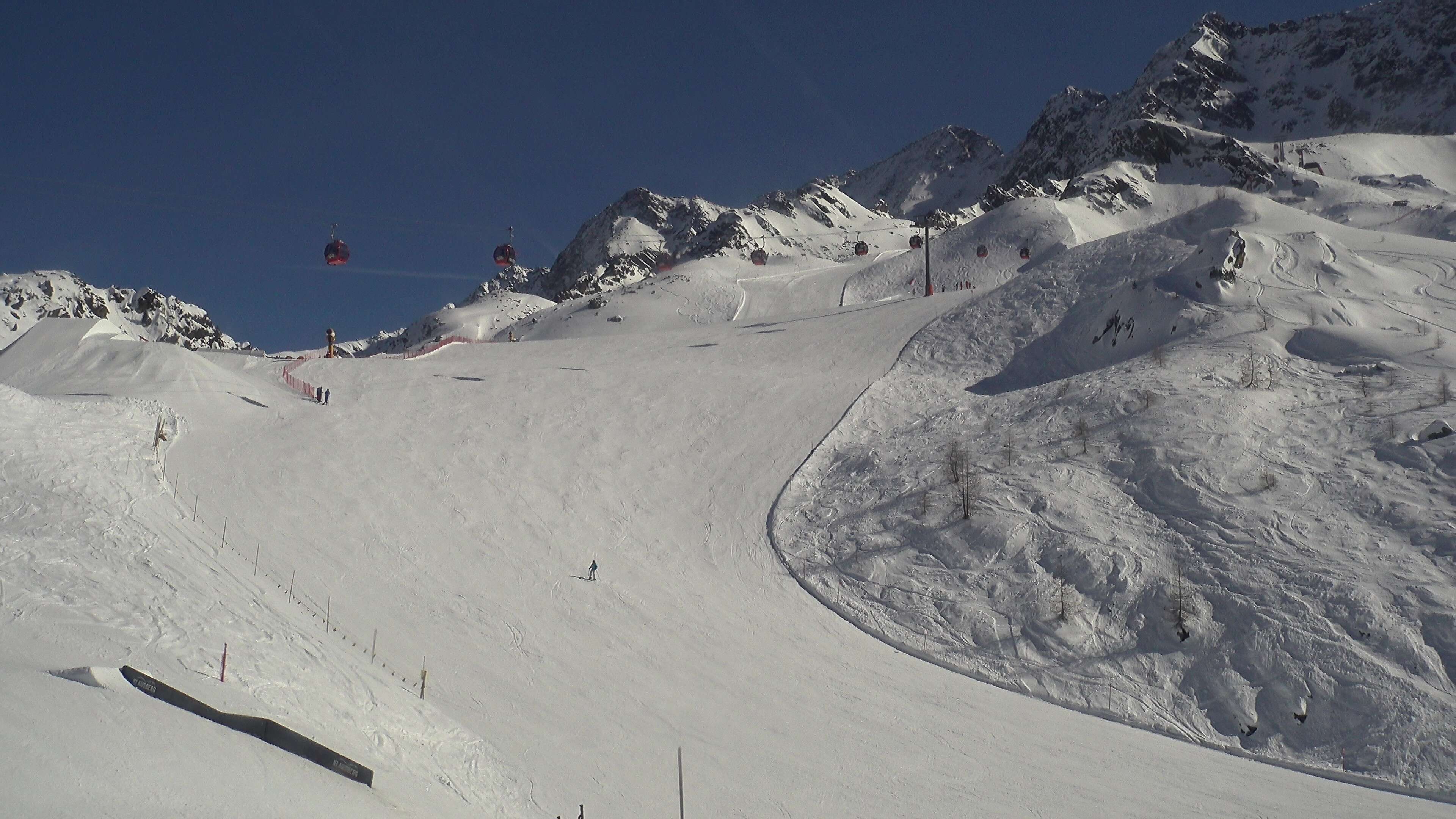Archived image Webcam Hiking area Klausberg in South Tyrol (1.950 m) - View of lifts Klaussee I and II