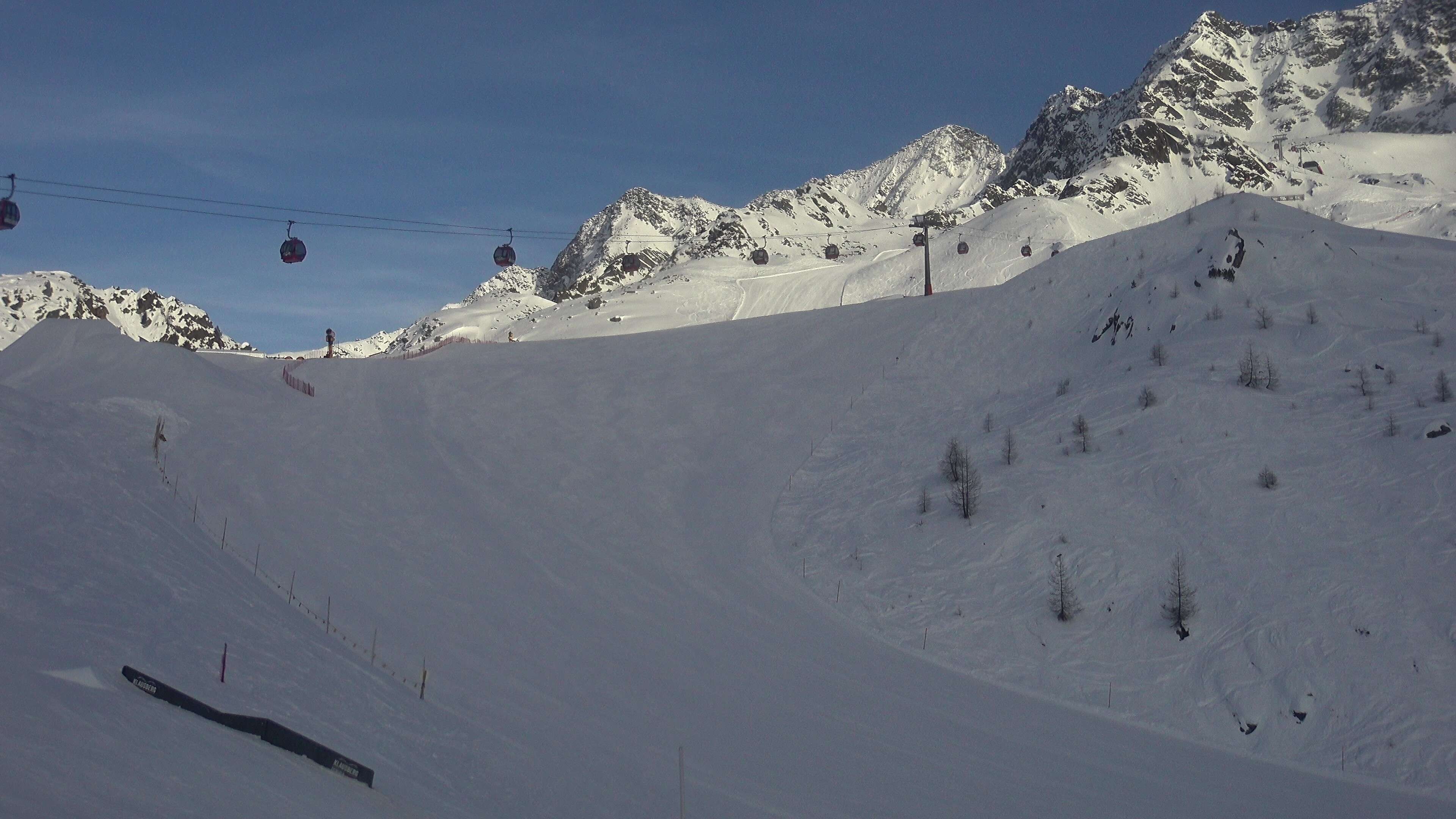 Archived image Webcam Hiking area Klausberg in South Tyrol (1.950 m) - View of lifts Klaussee I and II