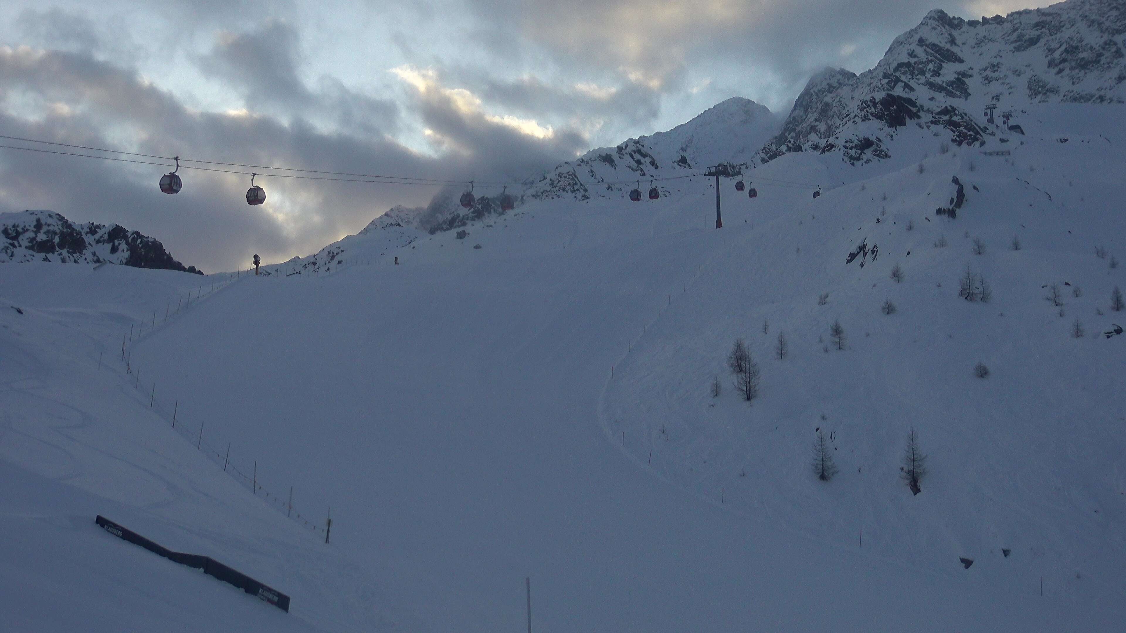 Archived image Webcam Hiking area Klausberg in South Tyrol (1.950 m) - View of lifts Klaussee I and II