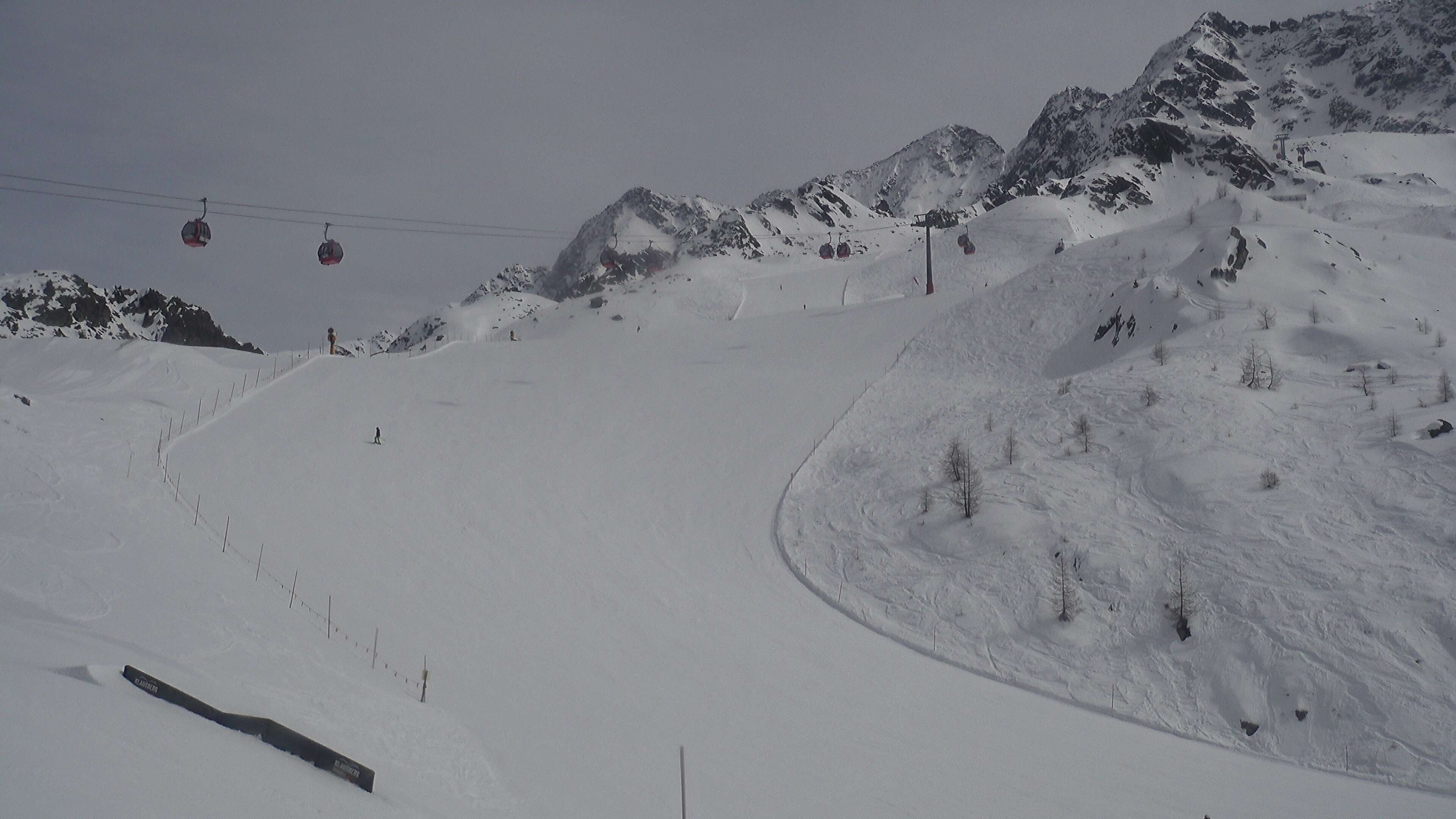 Archived image Webcam Hiking area Klausberg in South Tyrol (1.950 m) - View of lifts Klaussee I and II