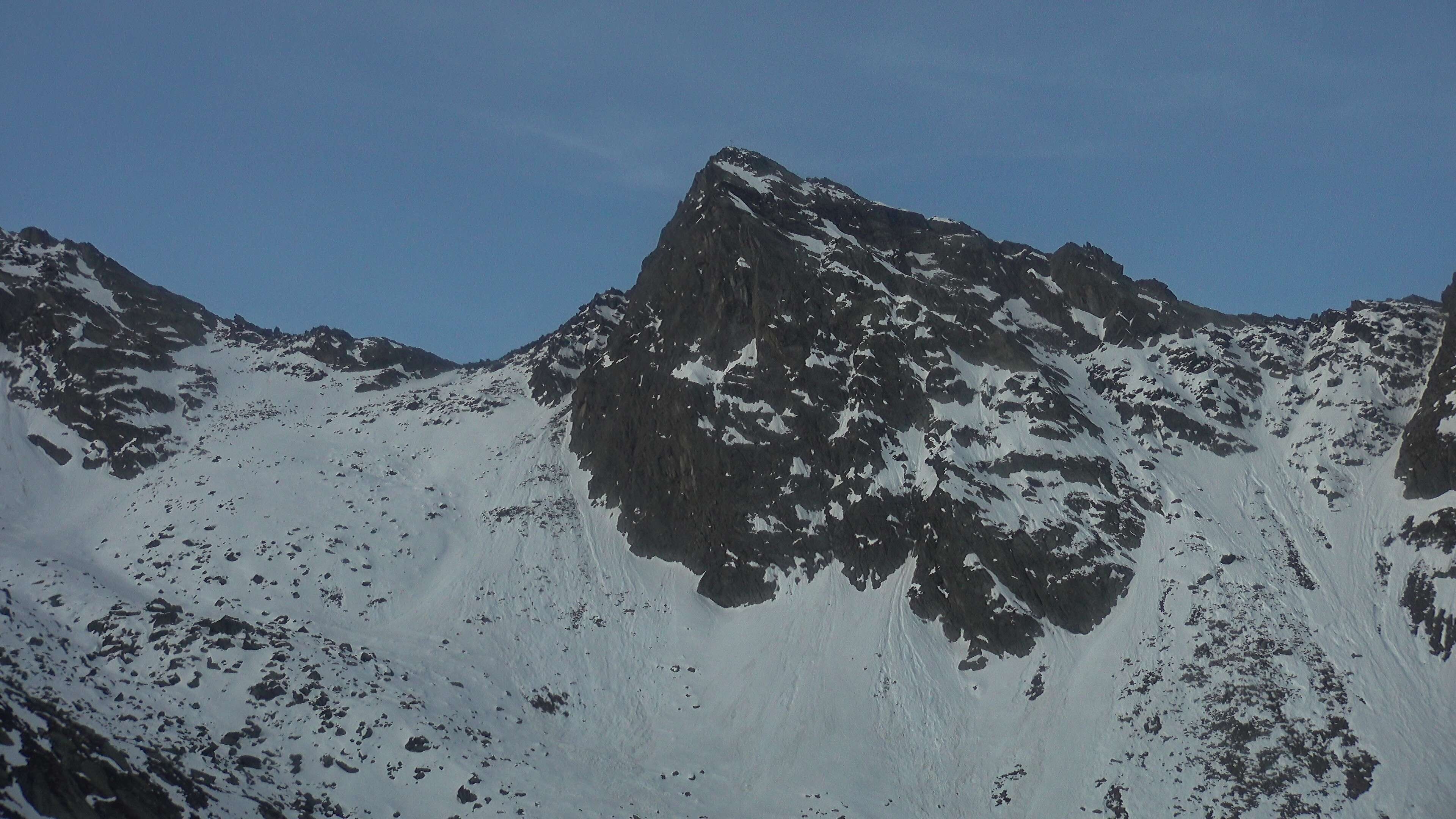 Archived image Webcam View towards mountain Rauchkofel (3,251 m) in South Tyrol