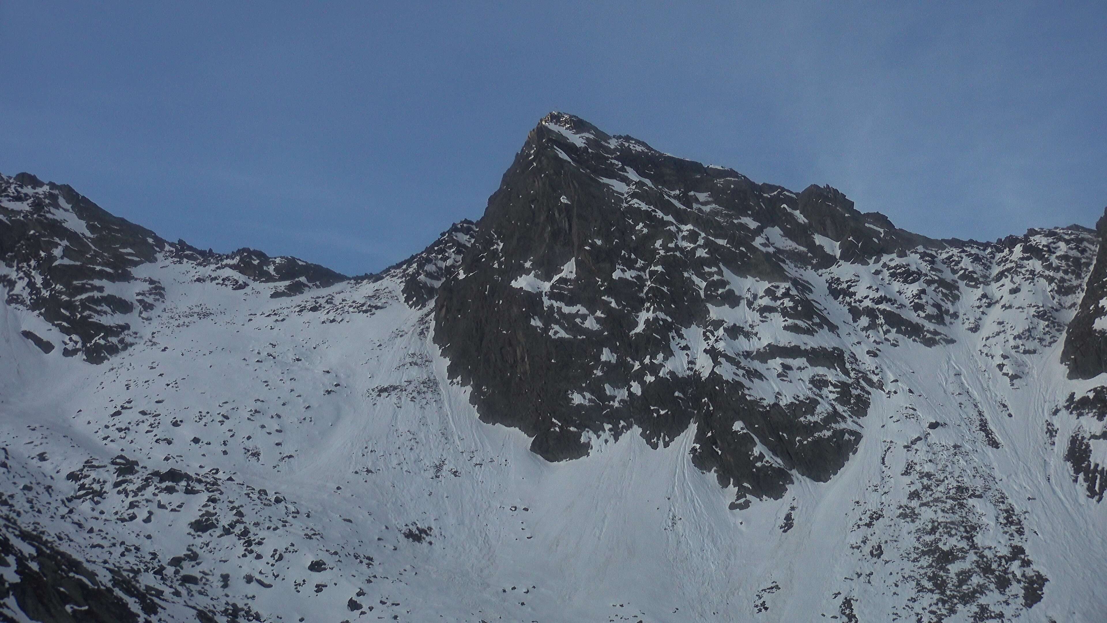 Archived image Webcam View towards mountain Rauchkofel (3,251 m) in South Tyrol