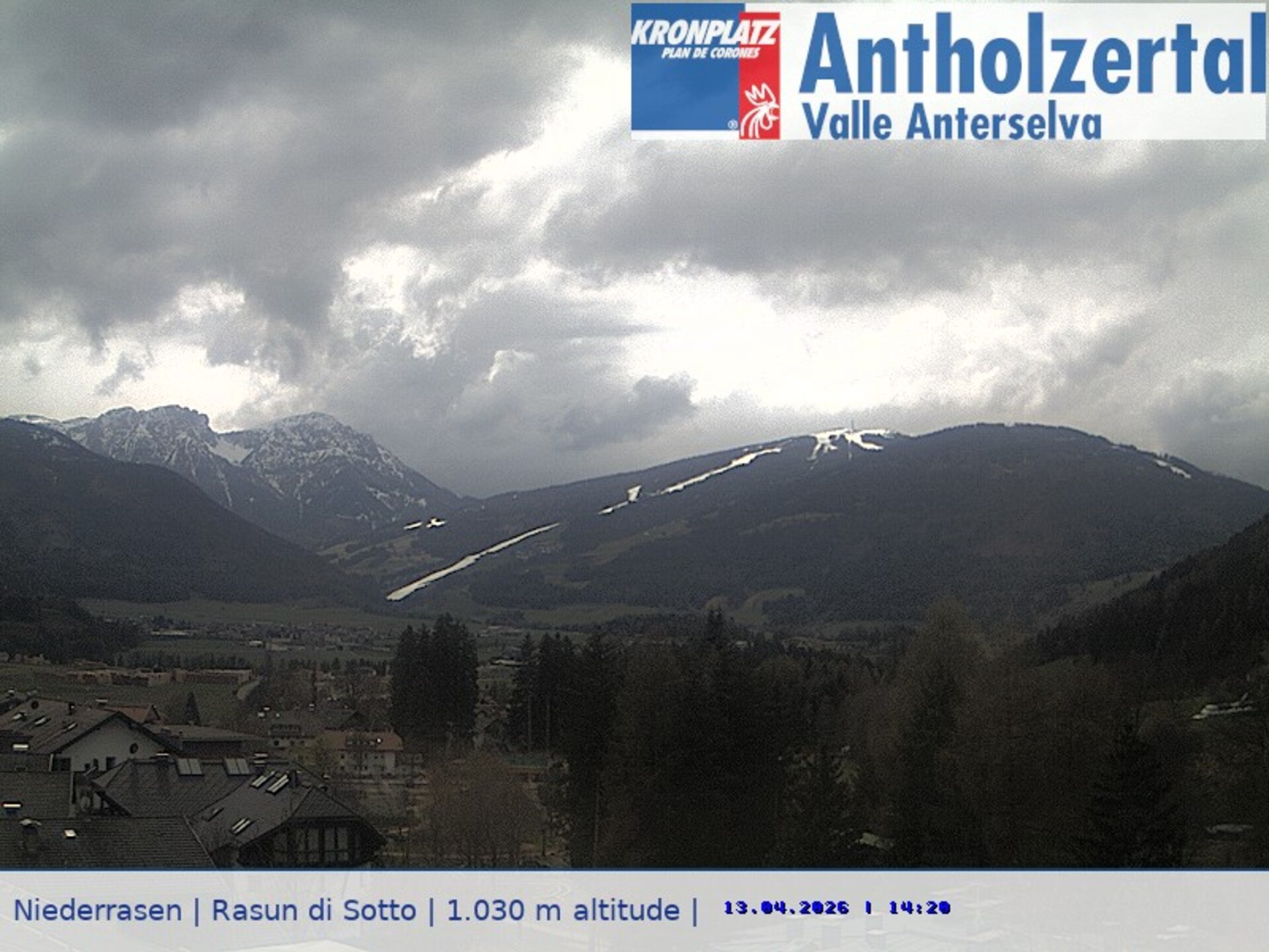 Archived image Webcam View from Rasen-Antholz towards Kronplatz (South Tyrol)
