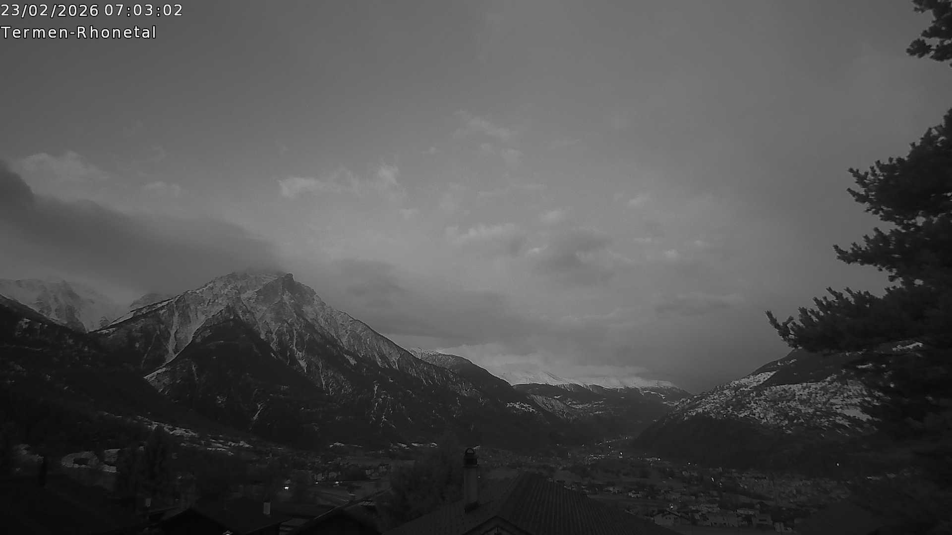 Archiv Foto Webcam Termen: Blick Richtung Süden ins Rhonetal