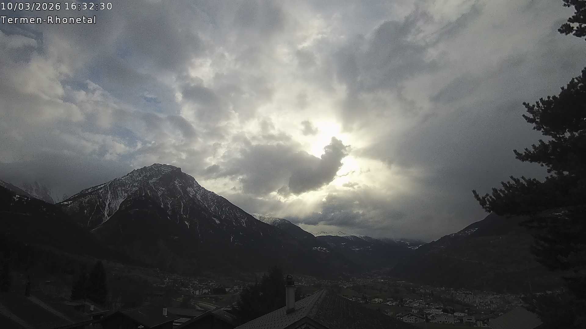 Archiv Foto Webcam Termen: Blick Richtung Süden ins Rhonetal