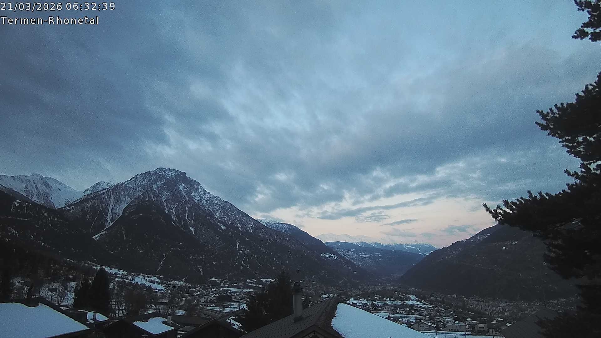 Archiv Foto Webcam Termen: Blick Richtung Süden ins Rhonetal