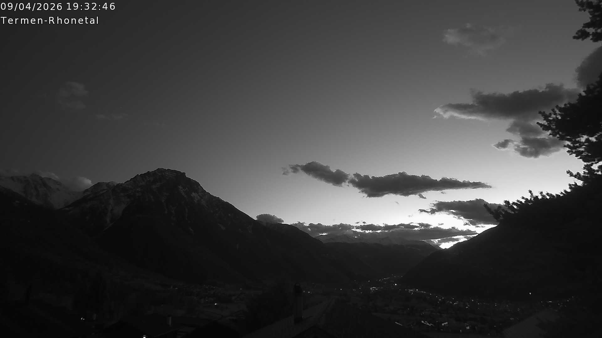 Archiv Foto Webcam Termen: Blick Richtung Süden ins Rhonetal