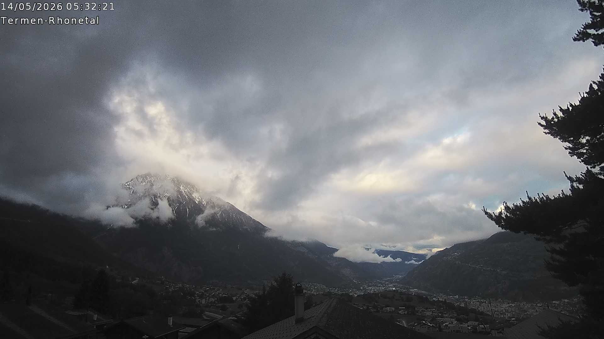 Archiv Foto Webcam Termen: Blick Richtung Süden ins Rhonetal