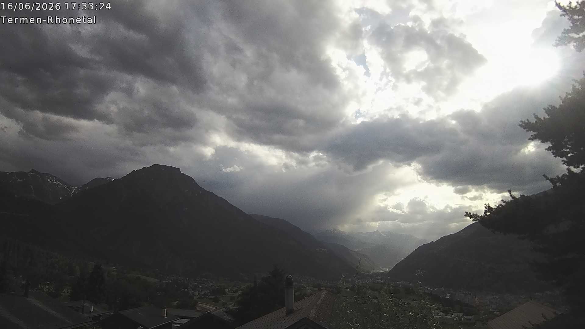 Archiv Foto Webcam Termen: Blick Richtung Süden ins Rhonetal