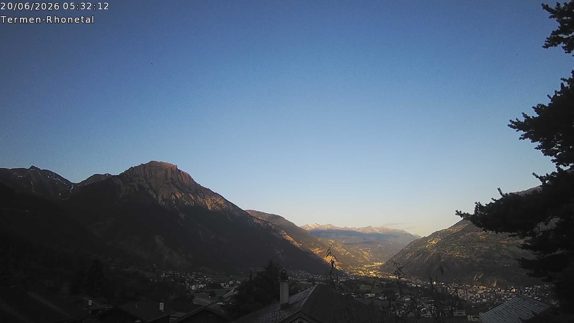 Archiv Foto Webcam Termen: Blick Richtung Süden ins Rhonetal