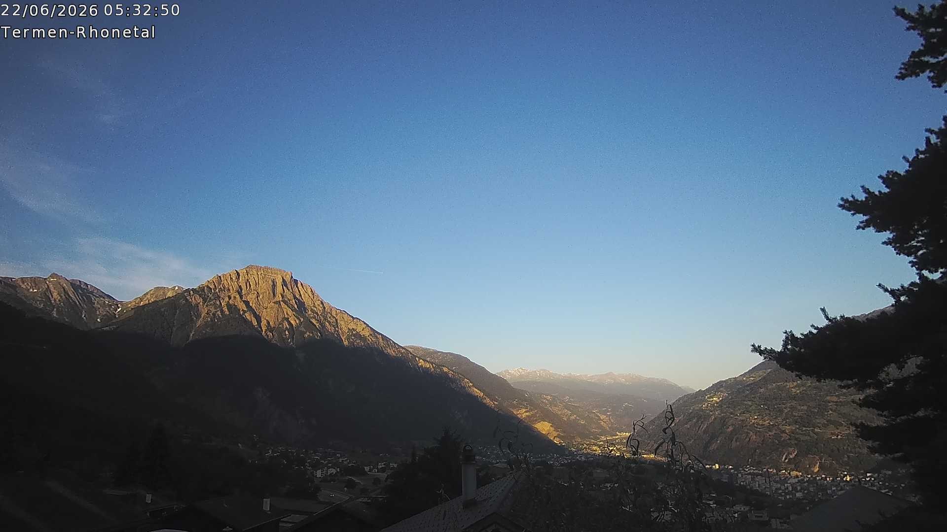 Archiv Foto Webcam Termen: Blick Richtung Süden ins Rhonetal