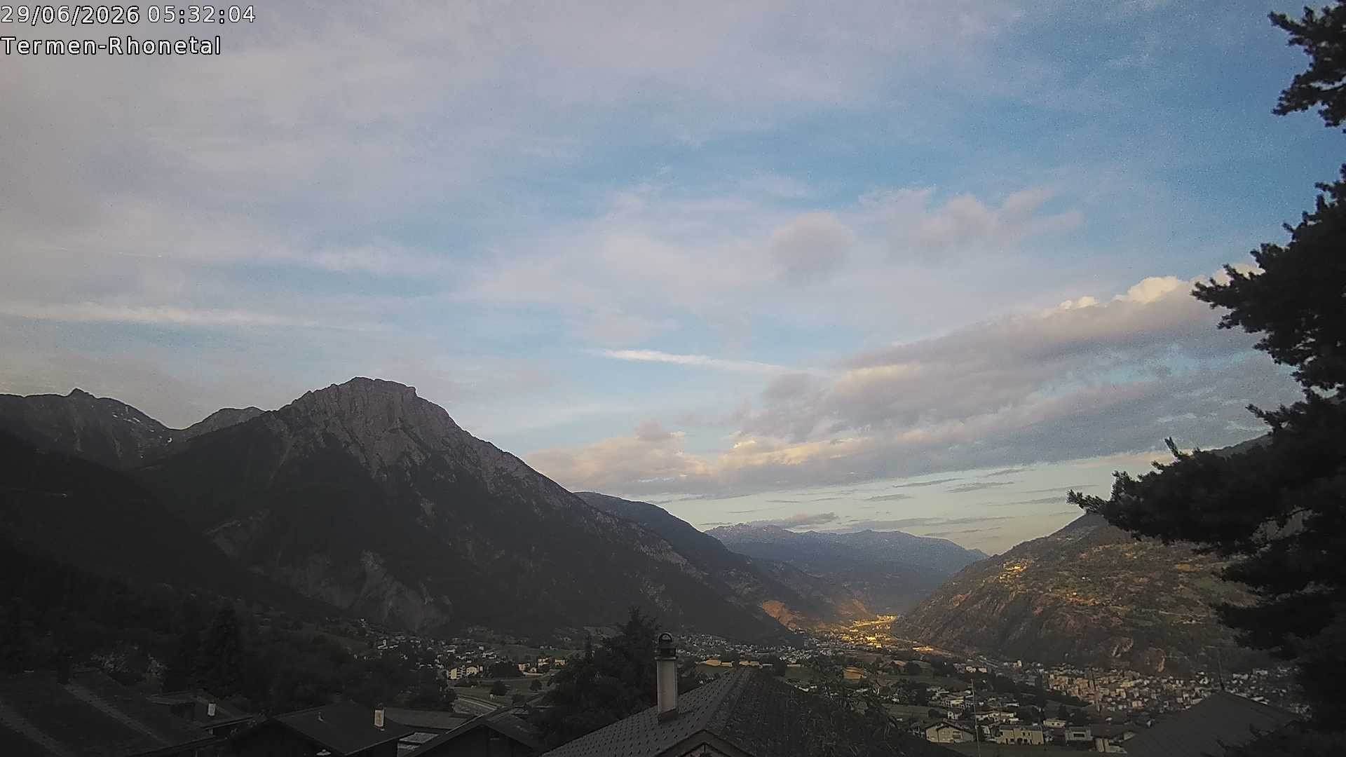 Archiv Foto Webcam Termen: Blick Richtung Süden ins Rhonetal