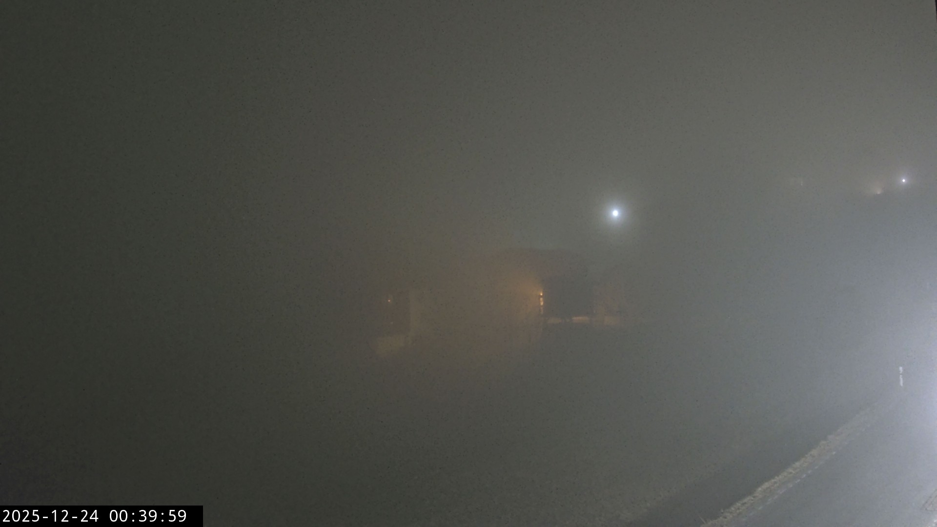 Archiv Foto Webcam Dorfansicht Ernen mit Kirche