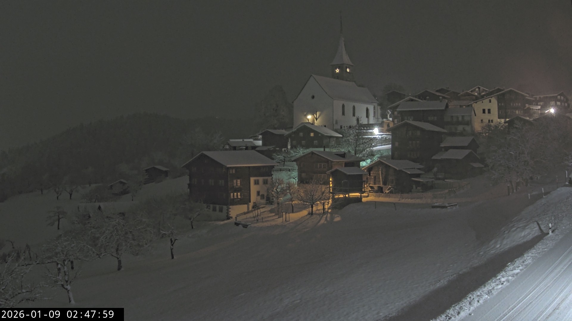 Archiv Foto Webcam Dorfansicht Ernen mit Kirche
