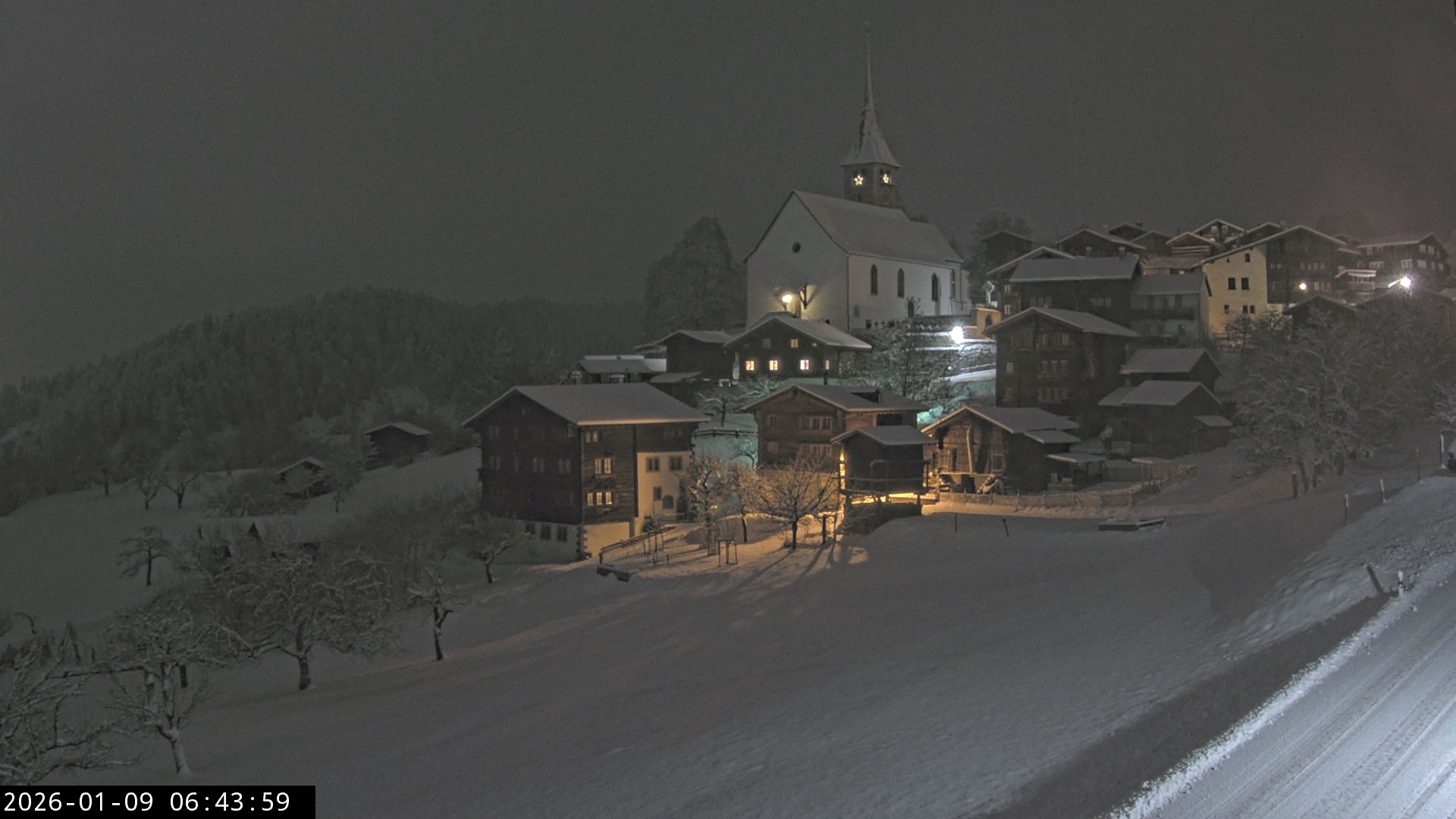 Archiv Foto Webcam Dorfansicht Ernen mit Kirche
