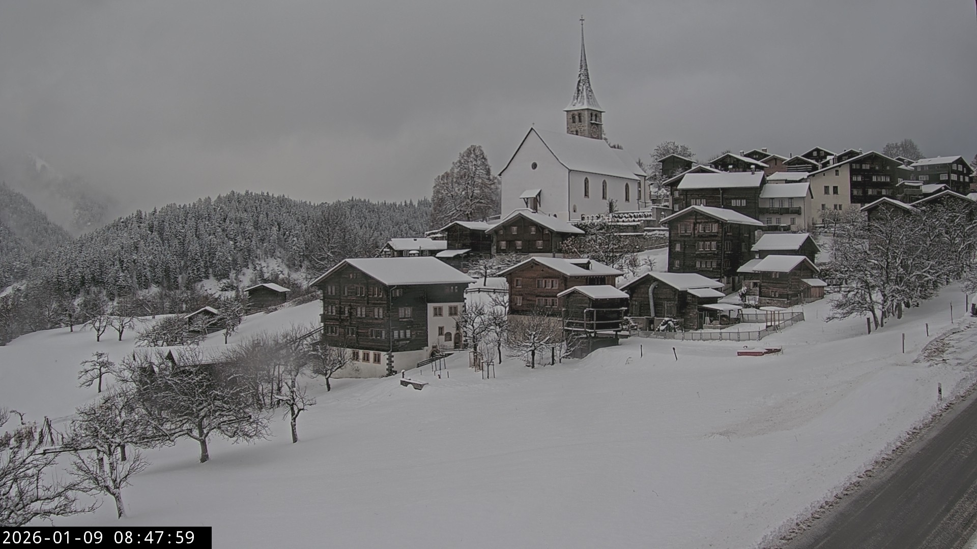 Archiv Foto Webcam Dorfansicht Ernen mit Kirche