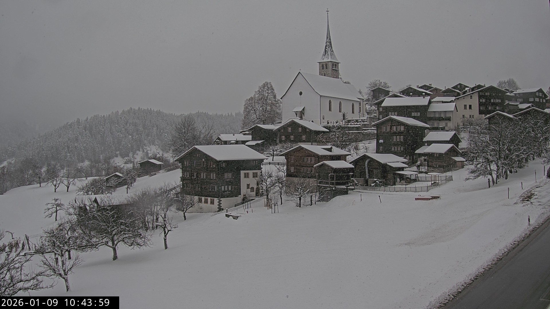 Archiv Foto Webcam Dorfansicht Ernen mit Kirche