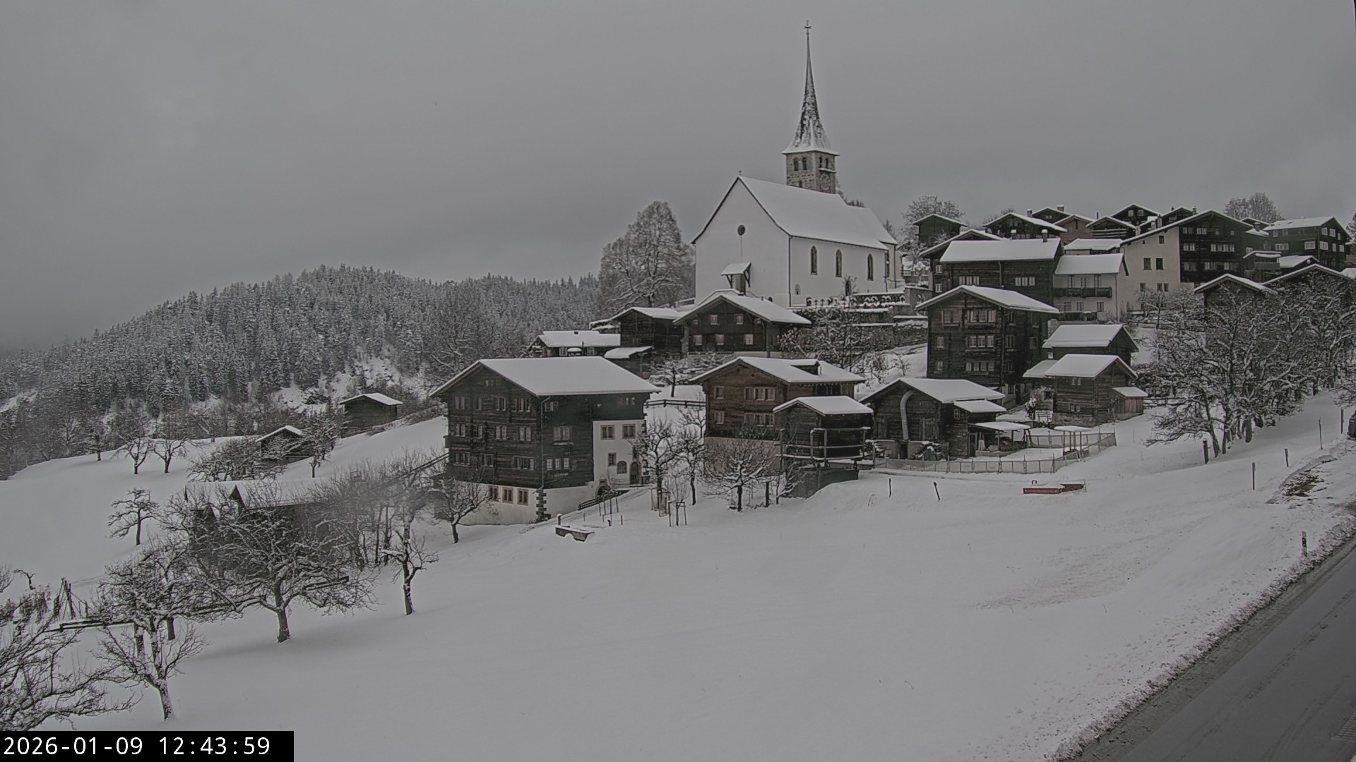 Archiv Foto Webcam Dorfansicht Ernen mit Kirche