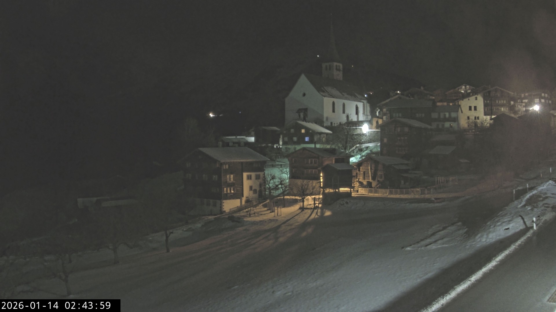 Archiv Foto Webcam Dorfansicht Ernen mit Kirche