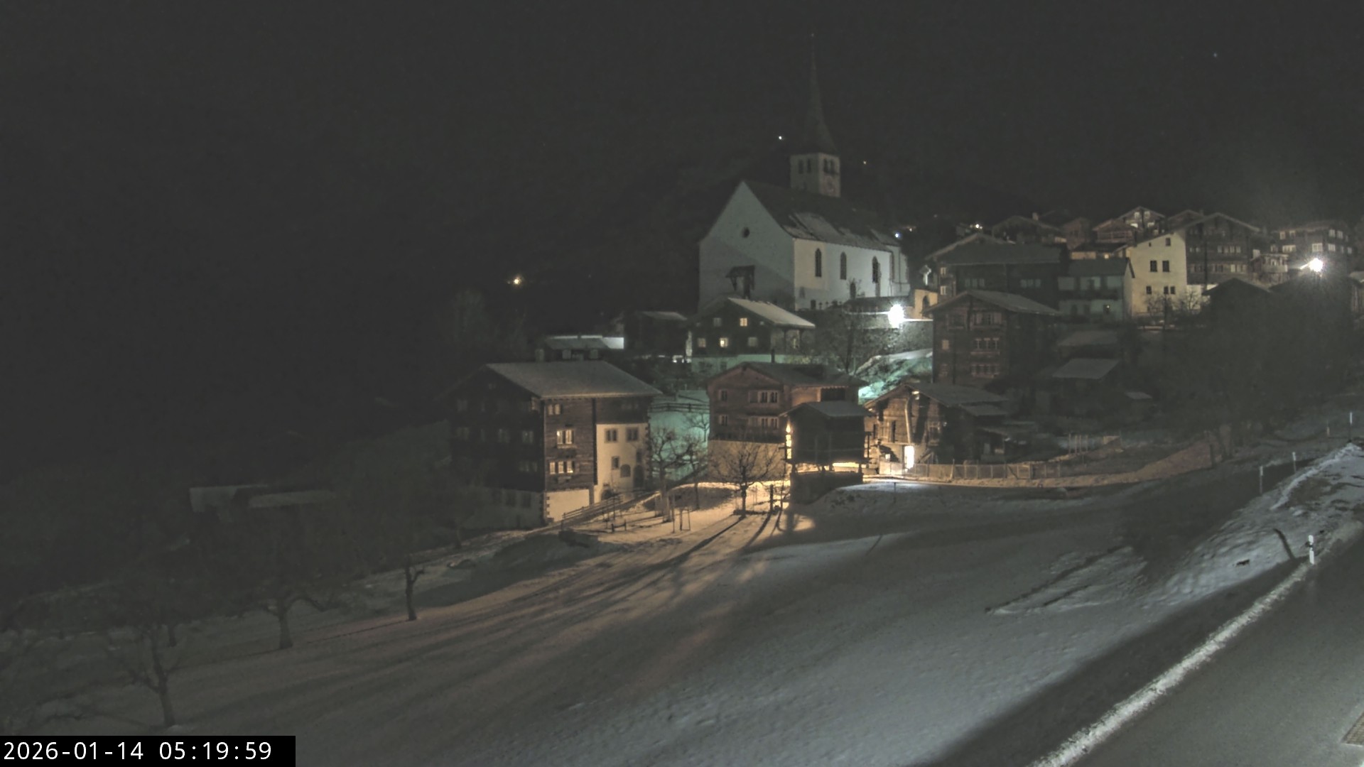 Archiv Foto Webcam Dorfansicht Ernen mit Kirche
