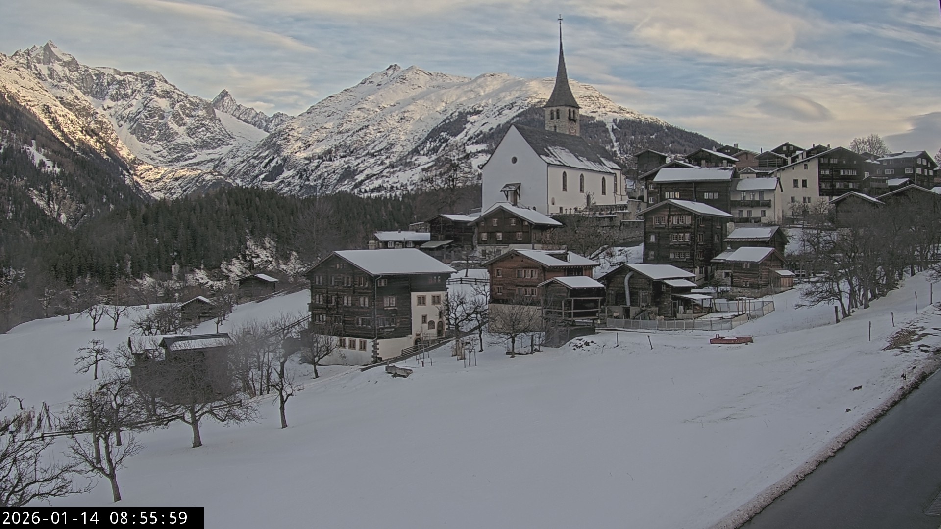 Archiv Foto Webcam Dorfansicht Ernen mit Kirche