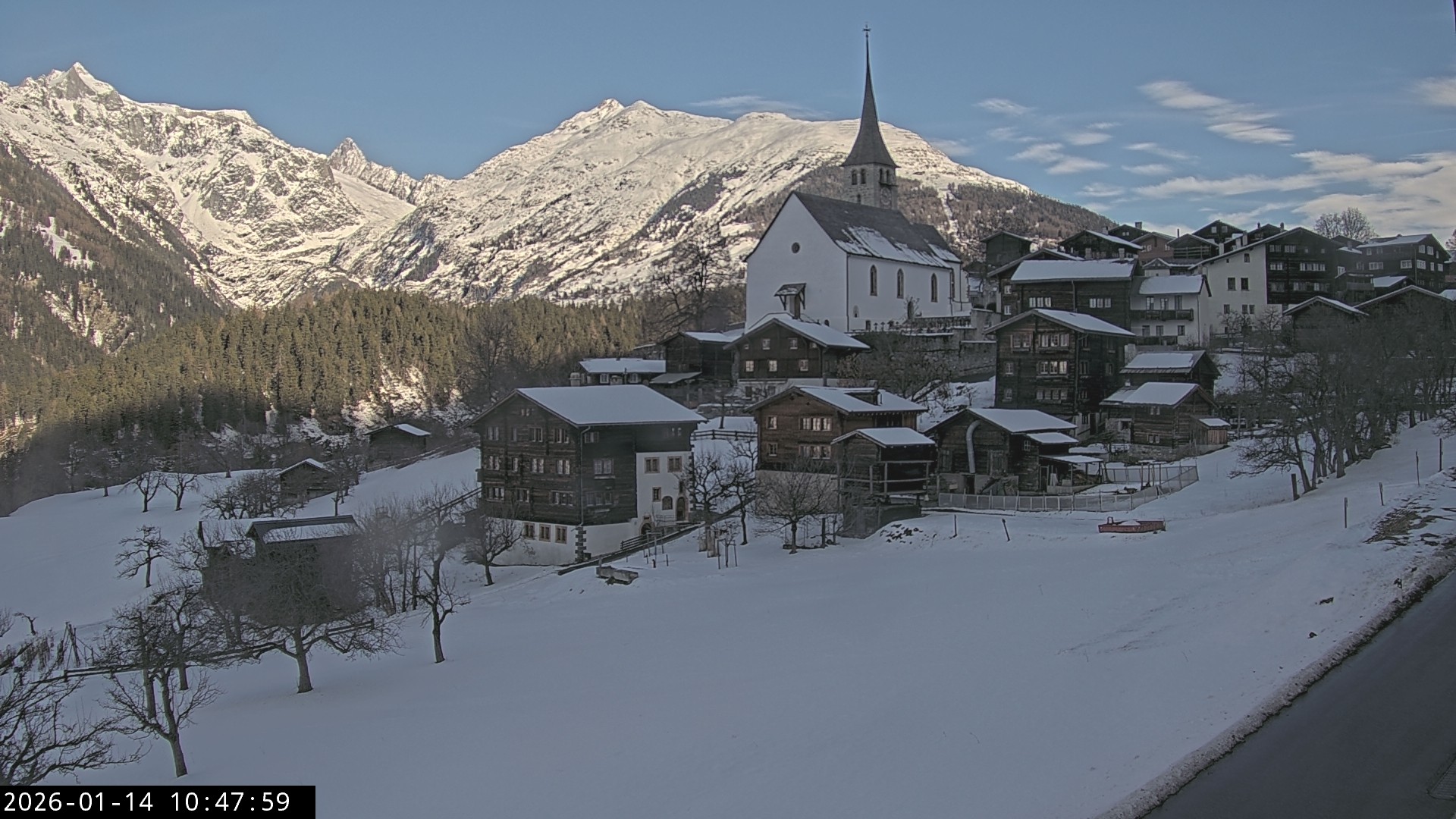 Archiv Foto Webcam Dorfansicht Ernen mit Kirche