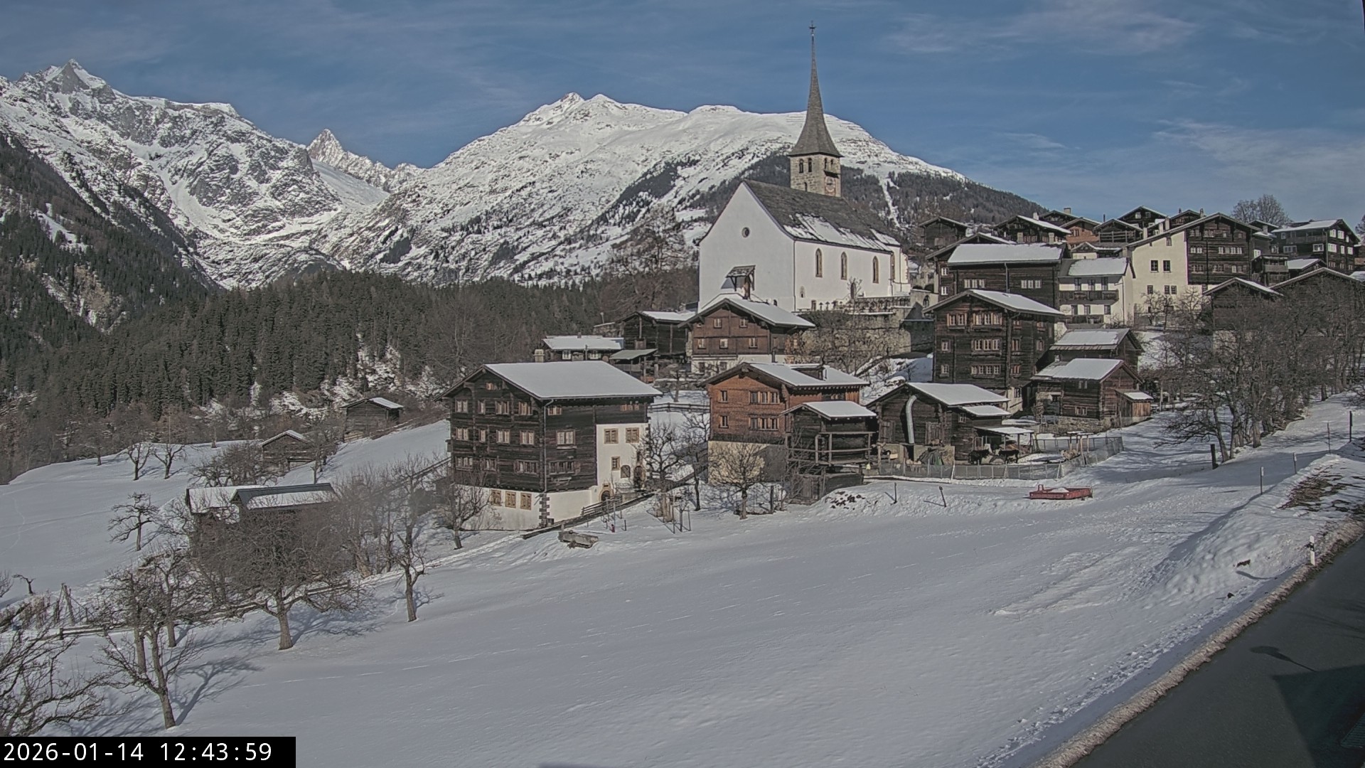 Archiv Foto Webcam Dorfansicht Ernen mit Kirche