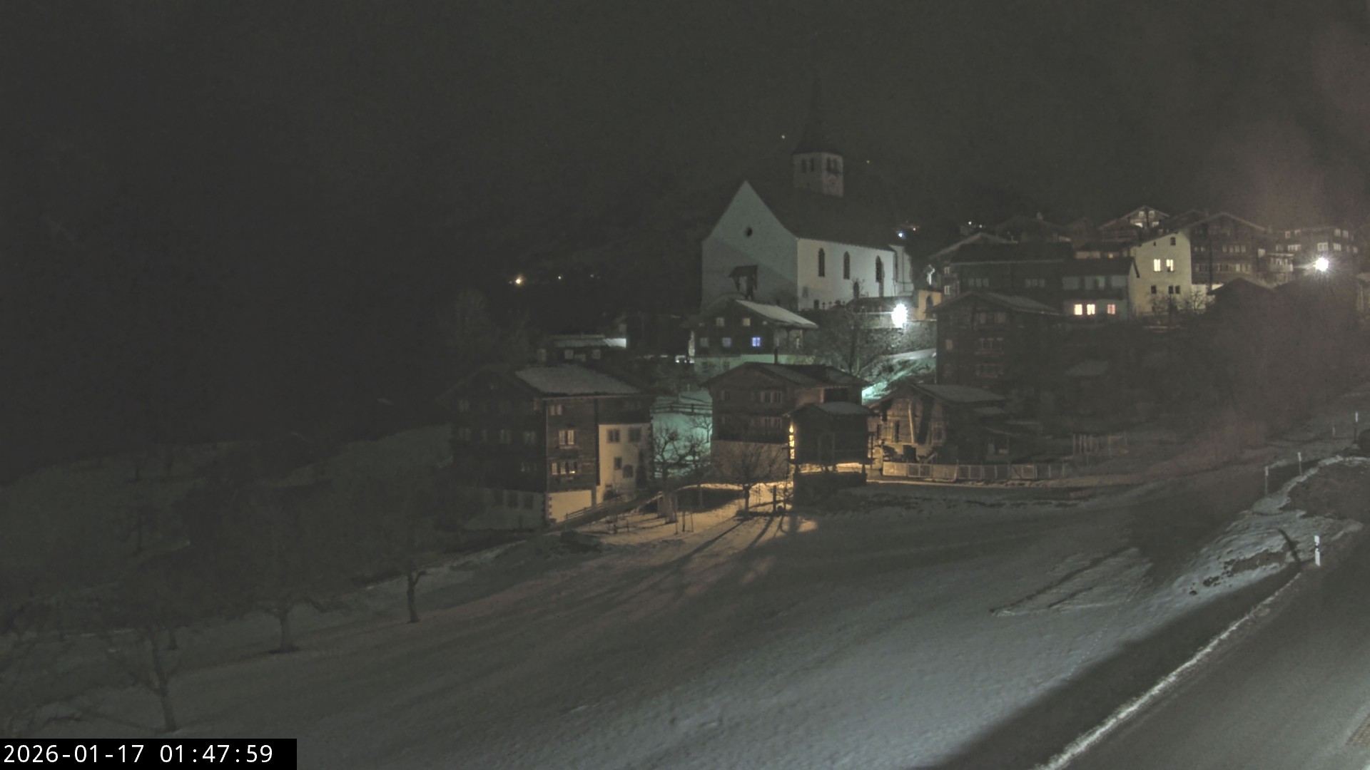 Archiv Foto Webcam Dorfansicht Ernen mit Kirche