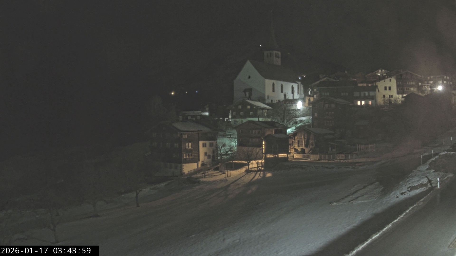 Archiv Foto Webcam Dorfansicht Ernen mit Kirche