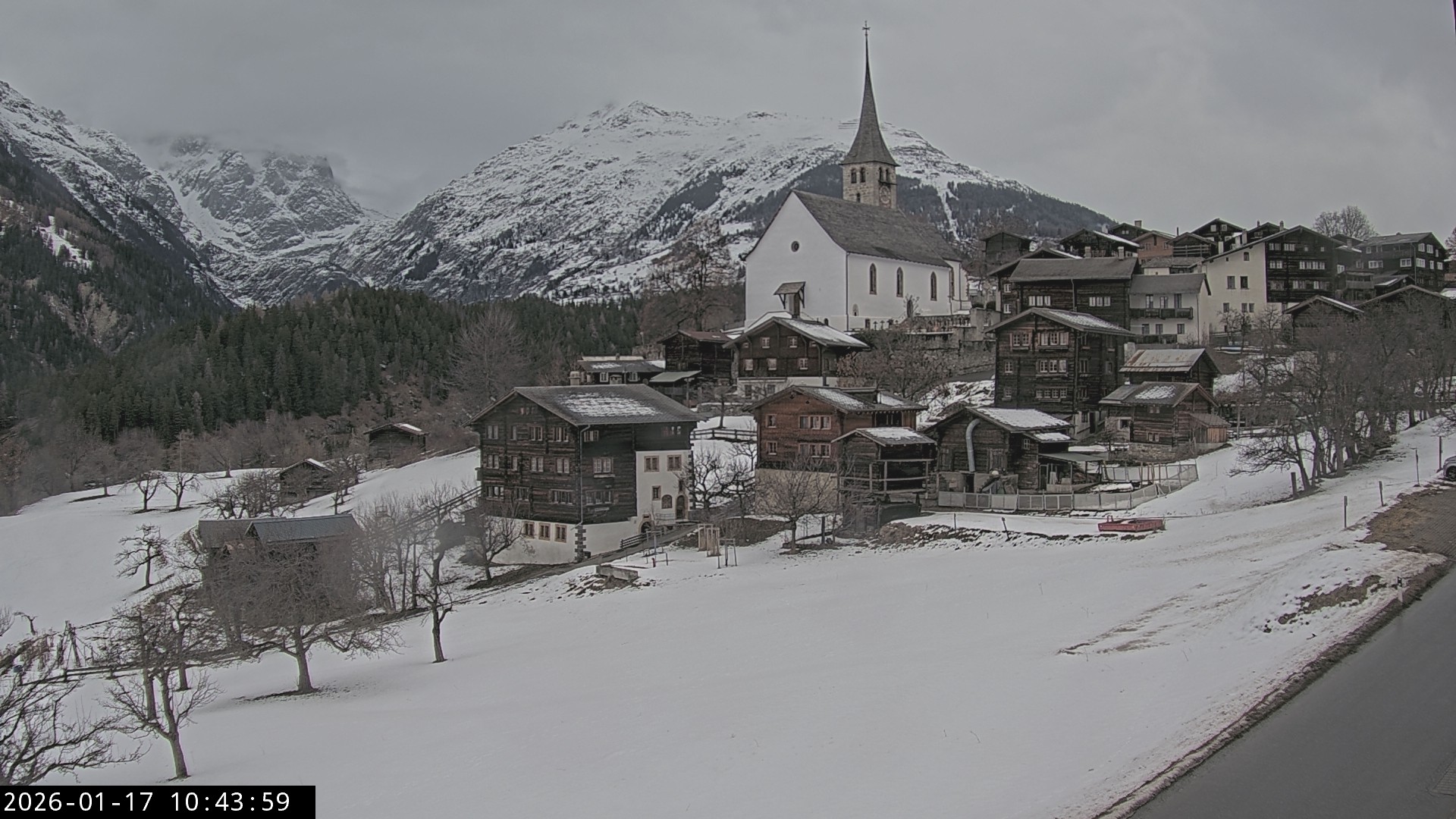 Archiv Foto Webcam Dorfansicht Ernen mit Kirche