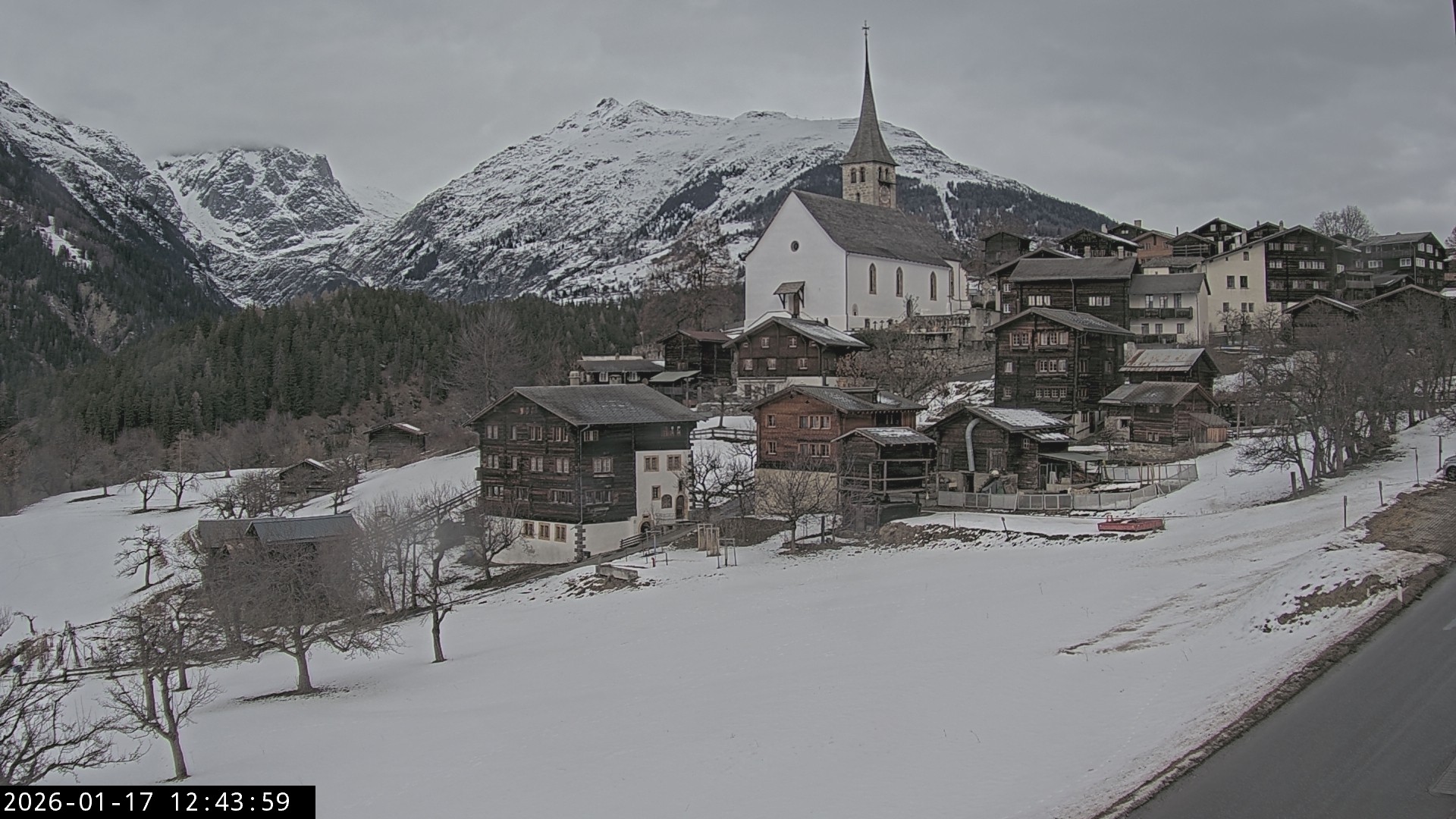 Archiv Foto Webcam Dorfansicht Ernen mit Kirche