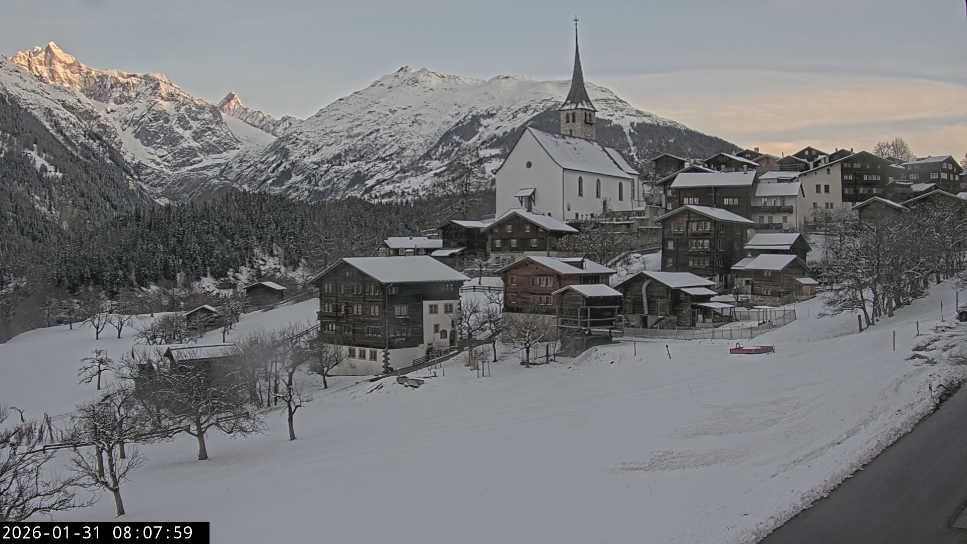 Archiv Foto Webcam Dorfansicht Ernen mit Kirche