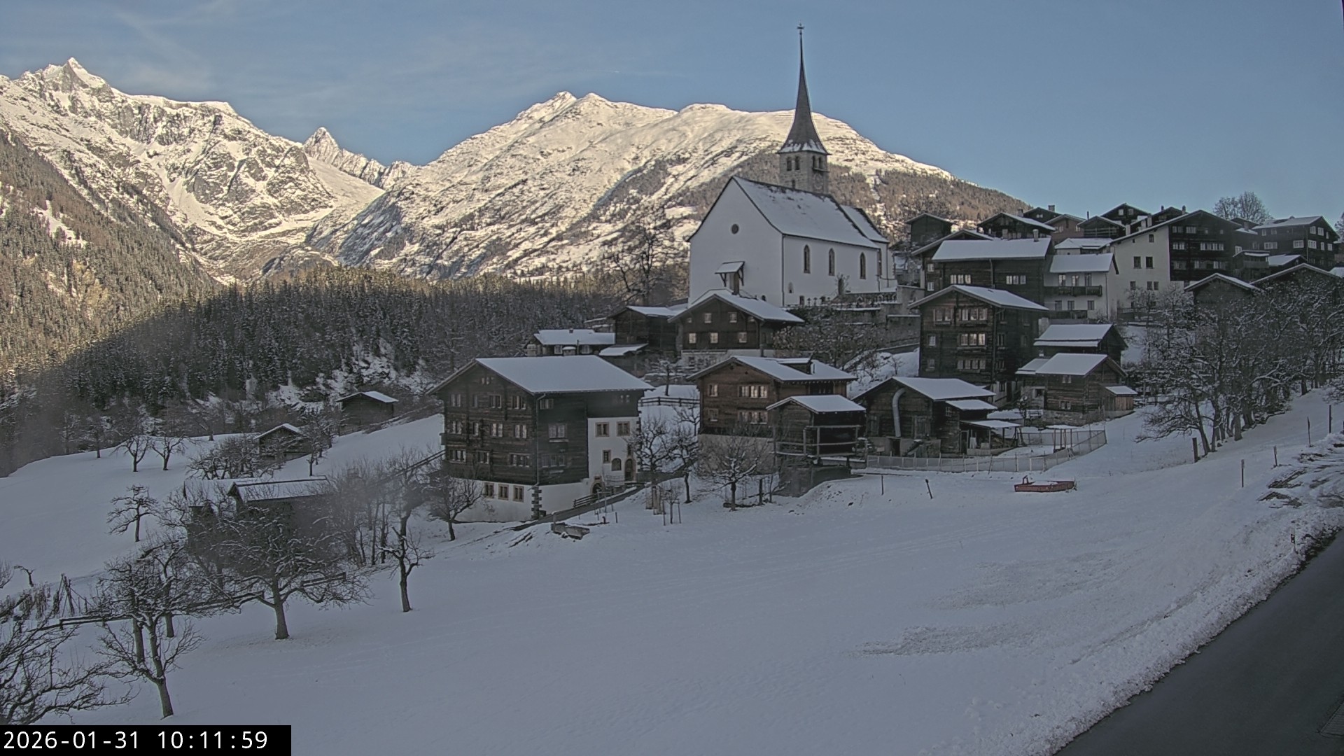 Archiv Foto Webcam Dorfansicht Ernen mit Kirche