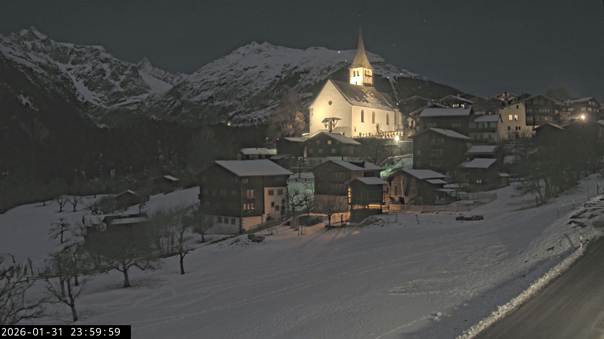 Archiv Foto Webcam Dorfansicht Ernen mit Kirche