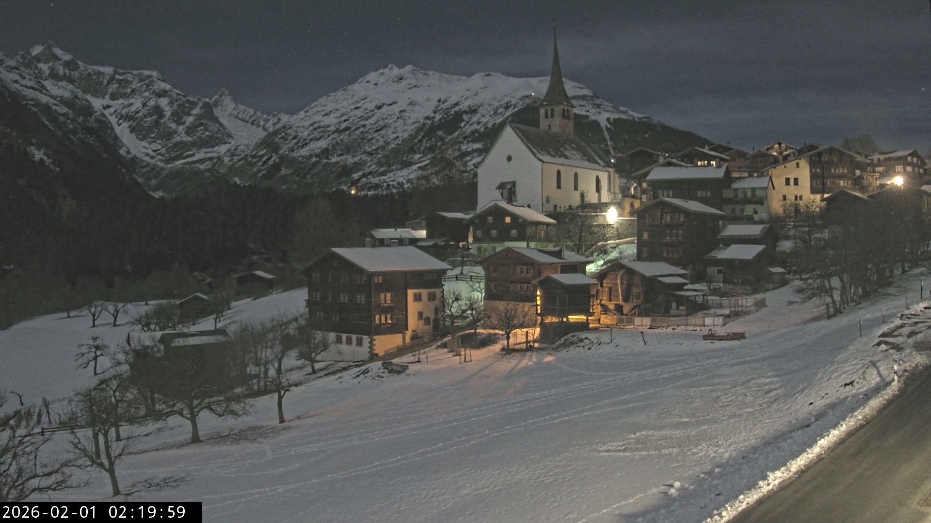 Archiv Foto Webcam Dorfansicht Ernen mit Kirche