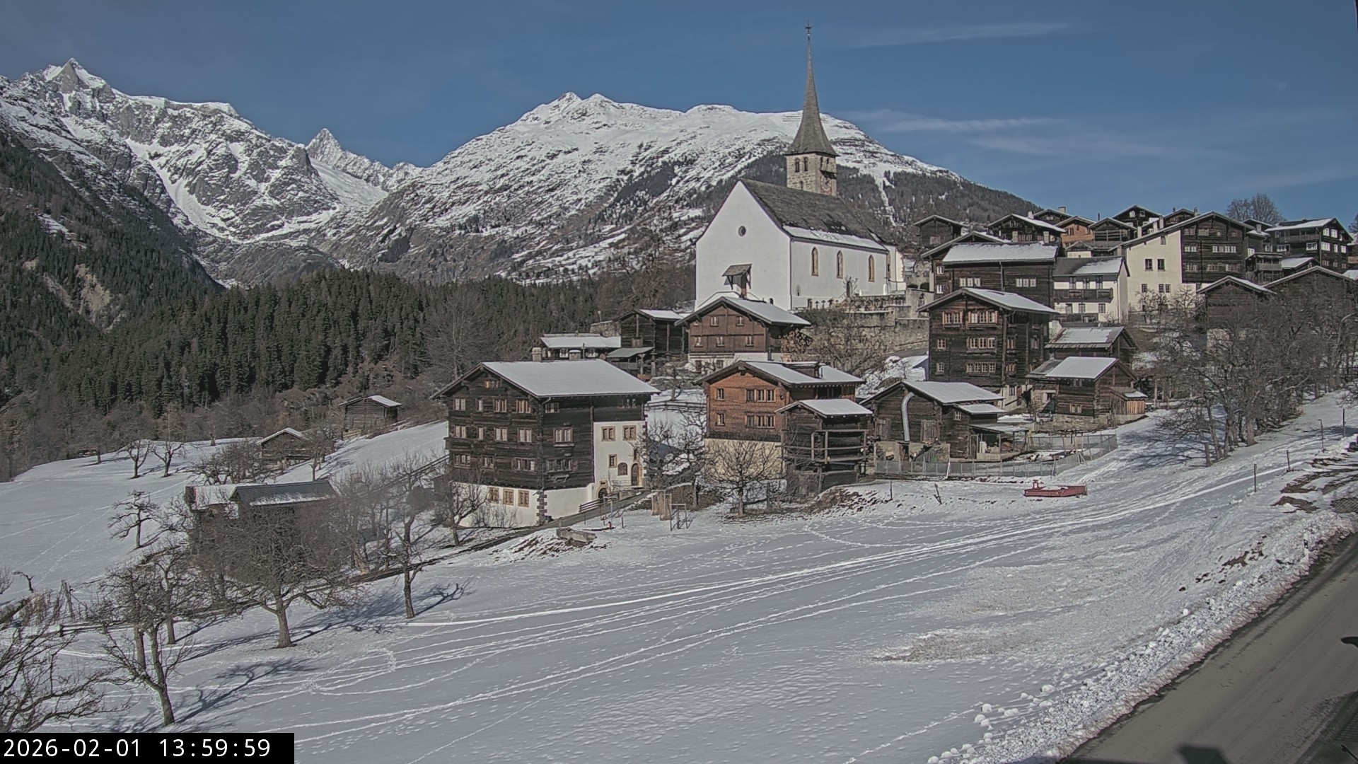 Archiv Foto Webcam Dorfansicht Ernen mit Kirche