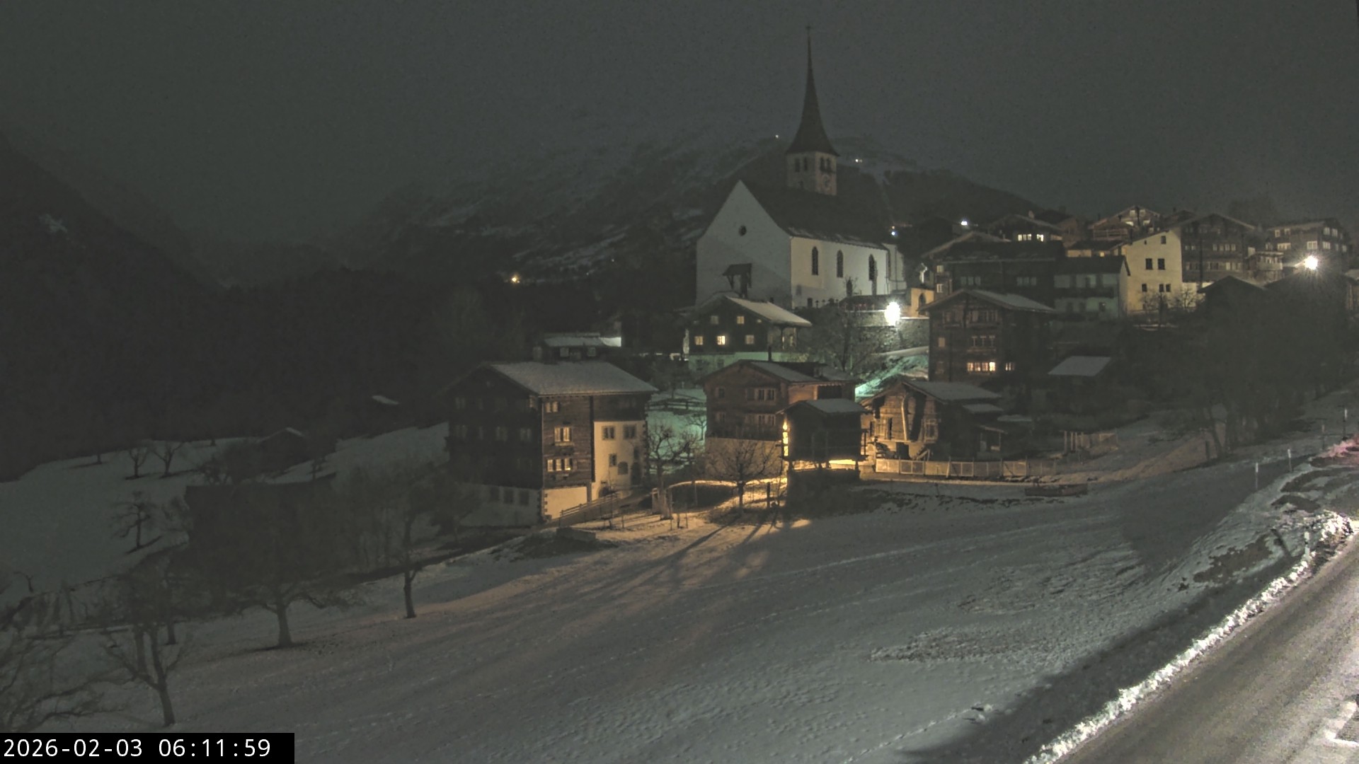 Archiv Foto Webcam Dorfansicht Ernen mit Kirche