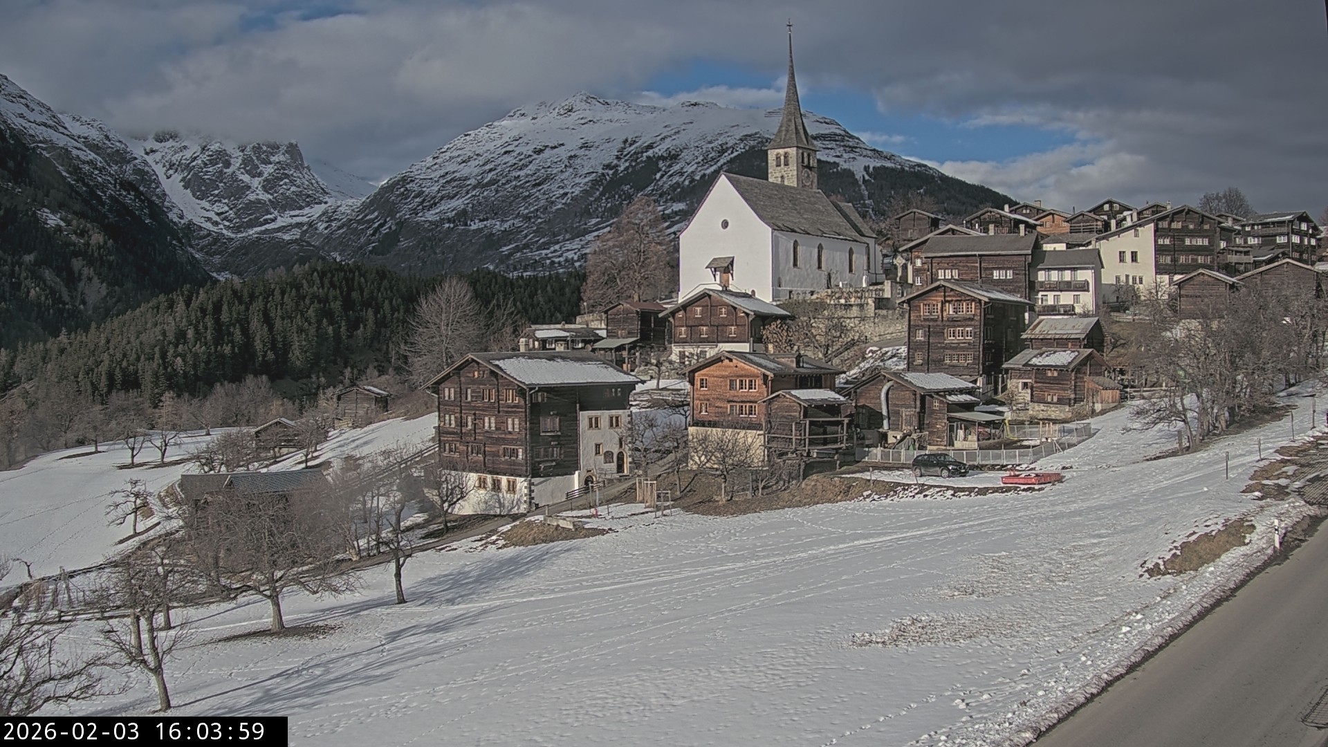 Archiv Foto Webcam Dorfansicht Ernen mit Kirche