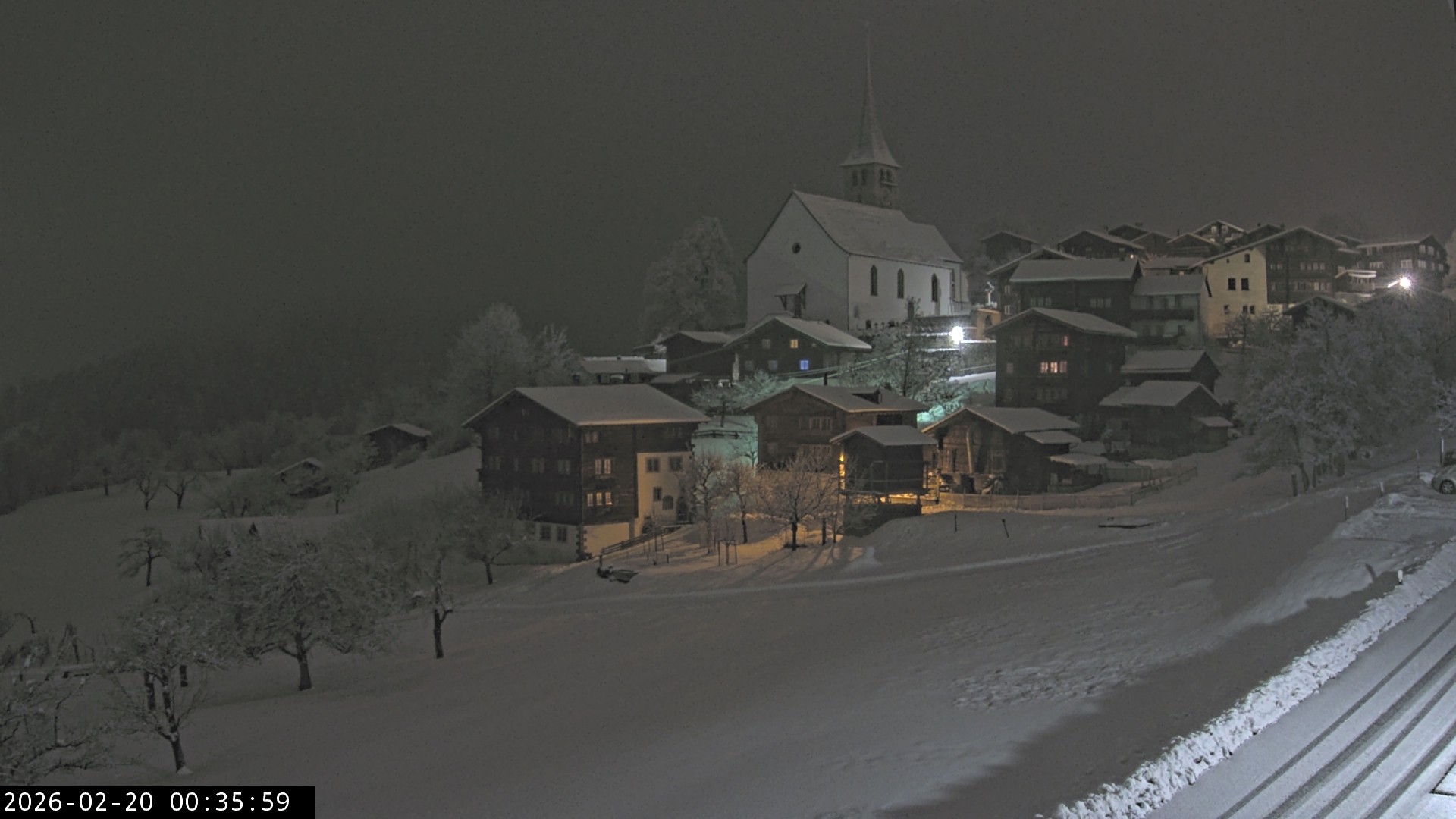 Archiv Foto Webcam Dorfansicht Ernen mit Kirche