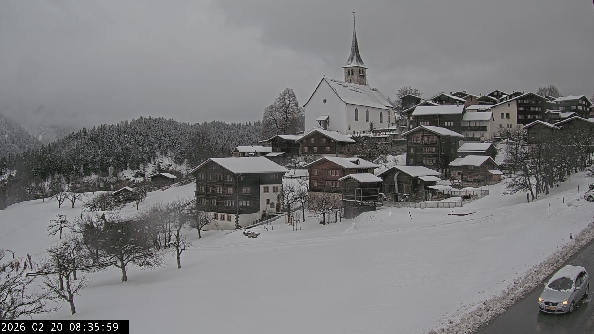 Archiv Foto Webcam Dorfansicht Ernen mit Kirche